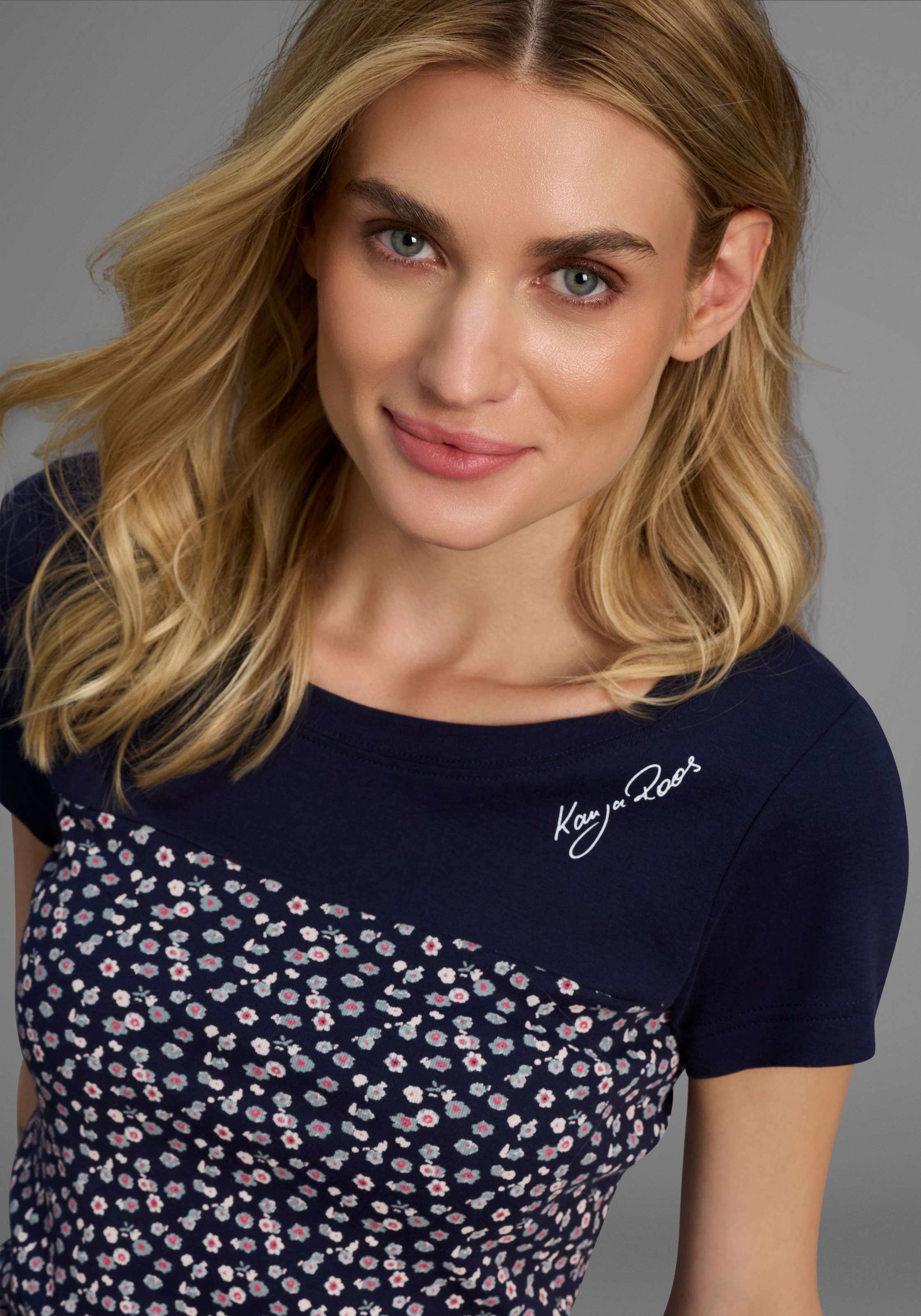 KangaROOS T-Shirt Kurzarm,  sehr figurbetonte Passform,  aus Baumwolle