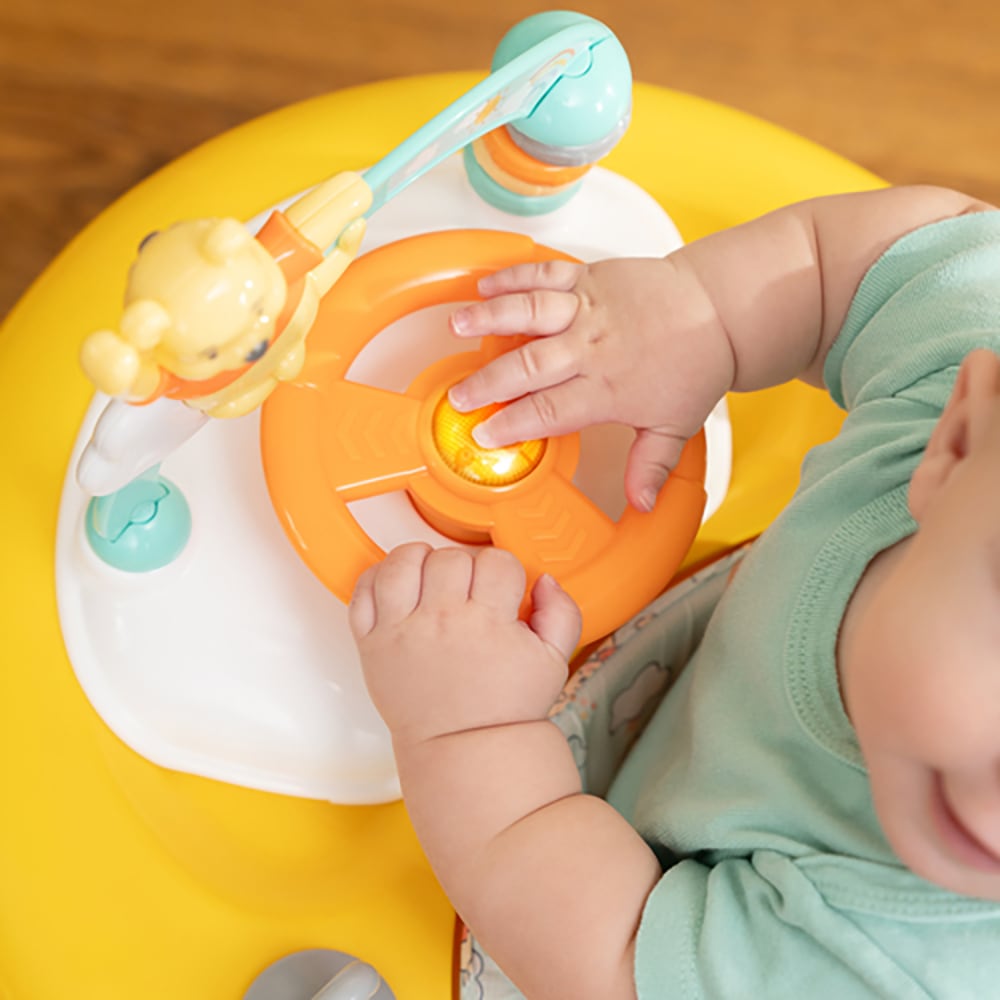 Bright Starts Lauflernhilfe »Winnie the Pooh Once Upon a Walk™ Lauflernhilfe« mit Licht und Sound
