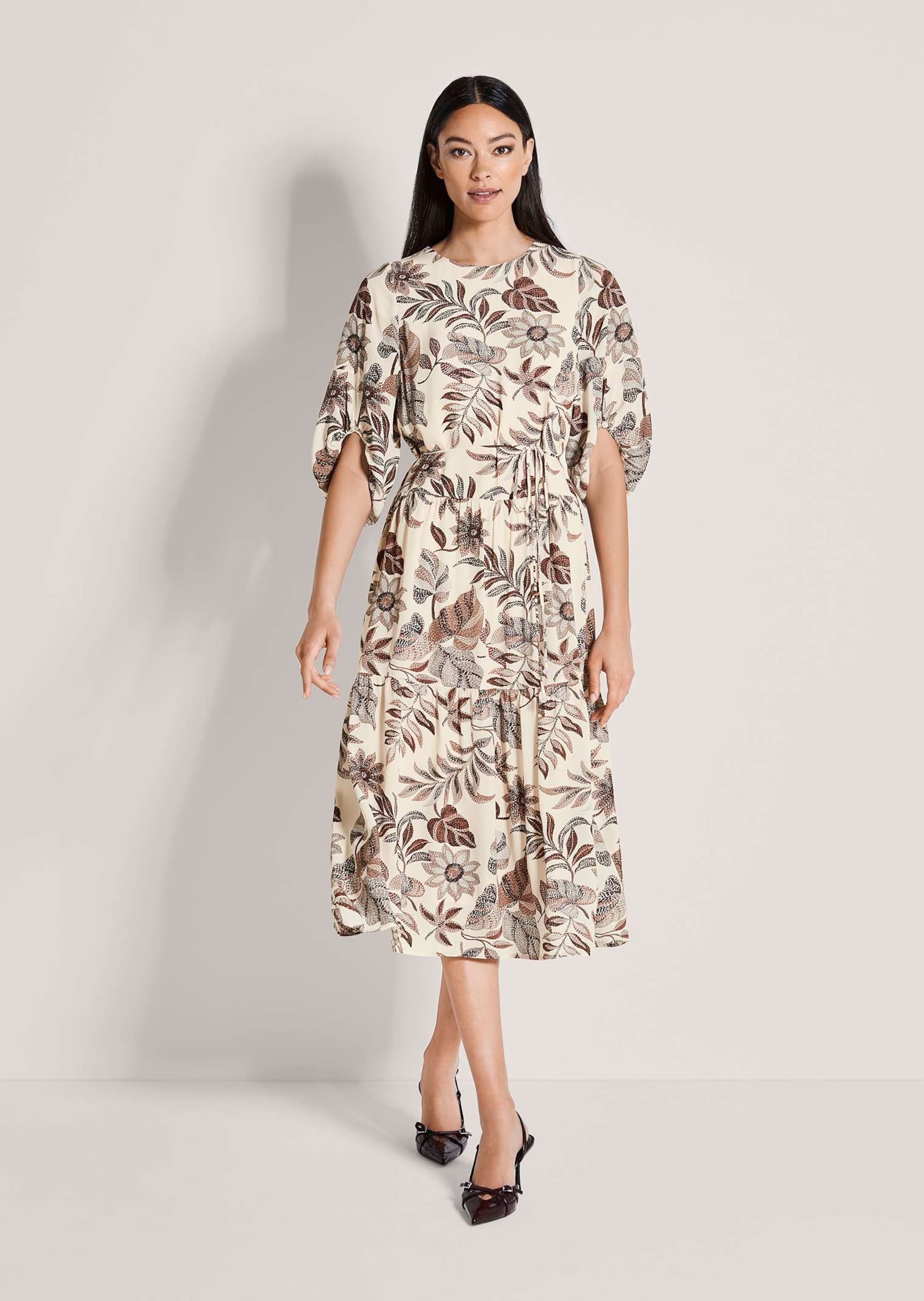 MADELEINE Midikleid »Druckkleid Viskosekleid mit floralem Design« Gestufter Rock