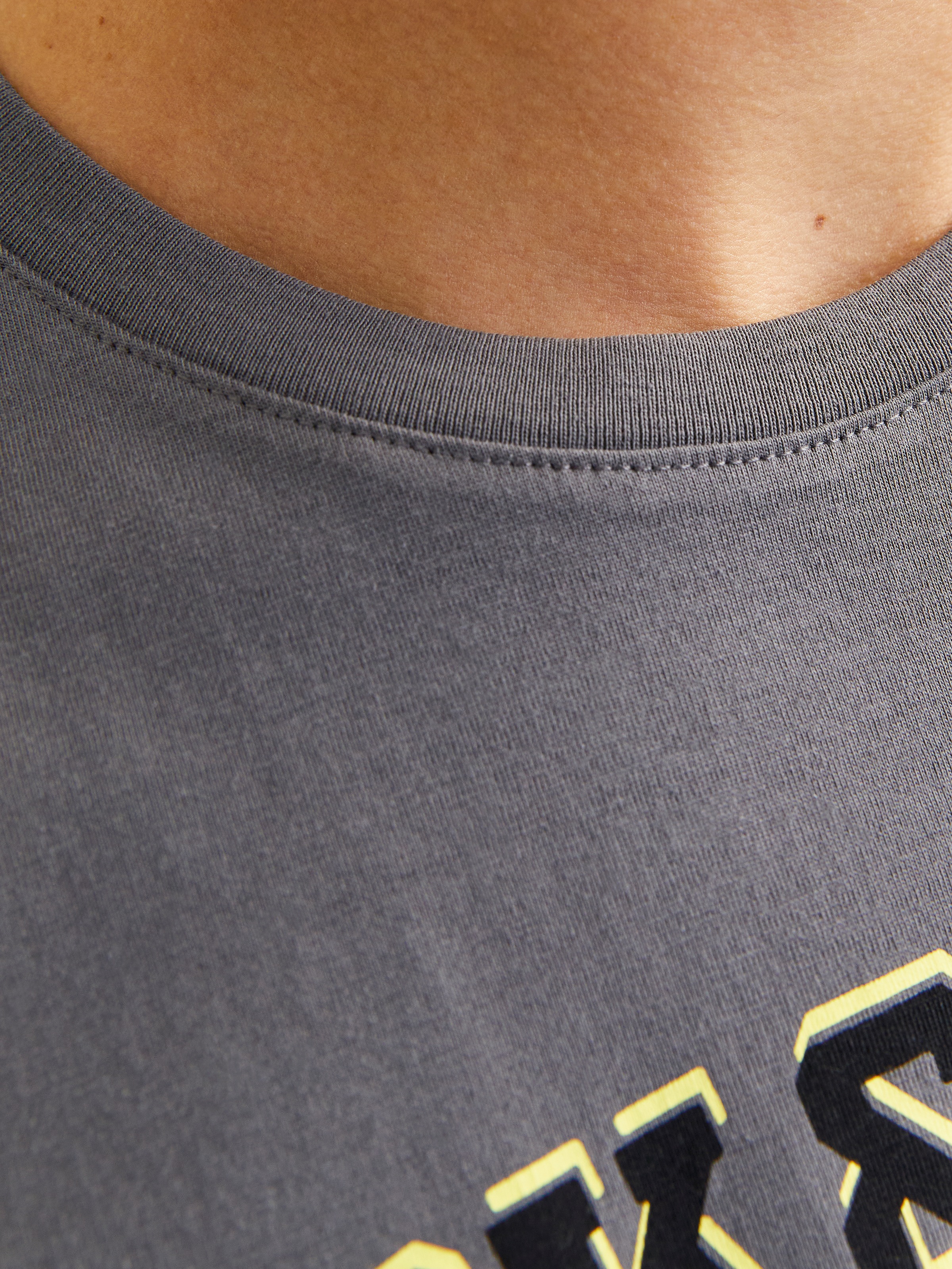Jack & Jones Rundhalsshirt »JJELOGO TEE SS O-NECK 2 COL SS25 SN«, mit Logo Print