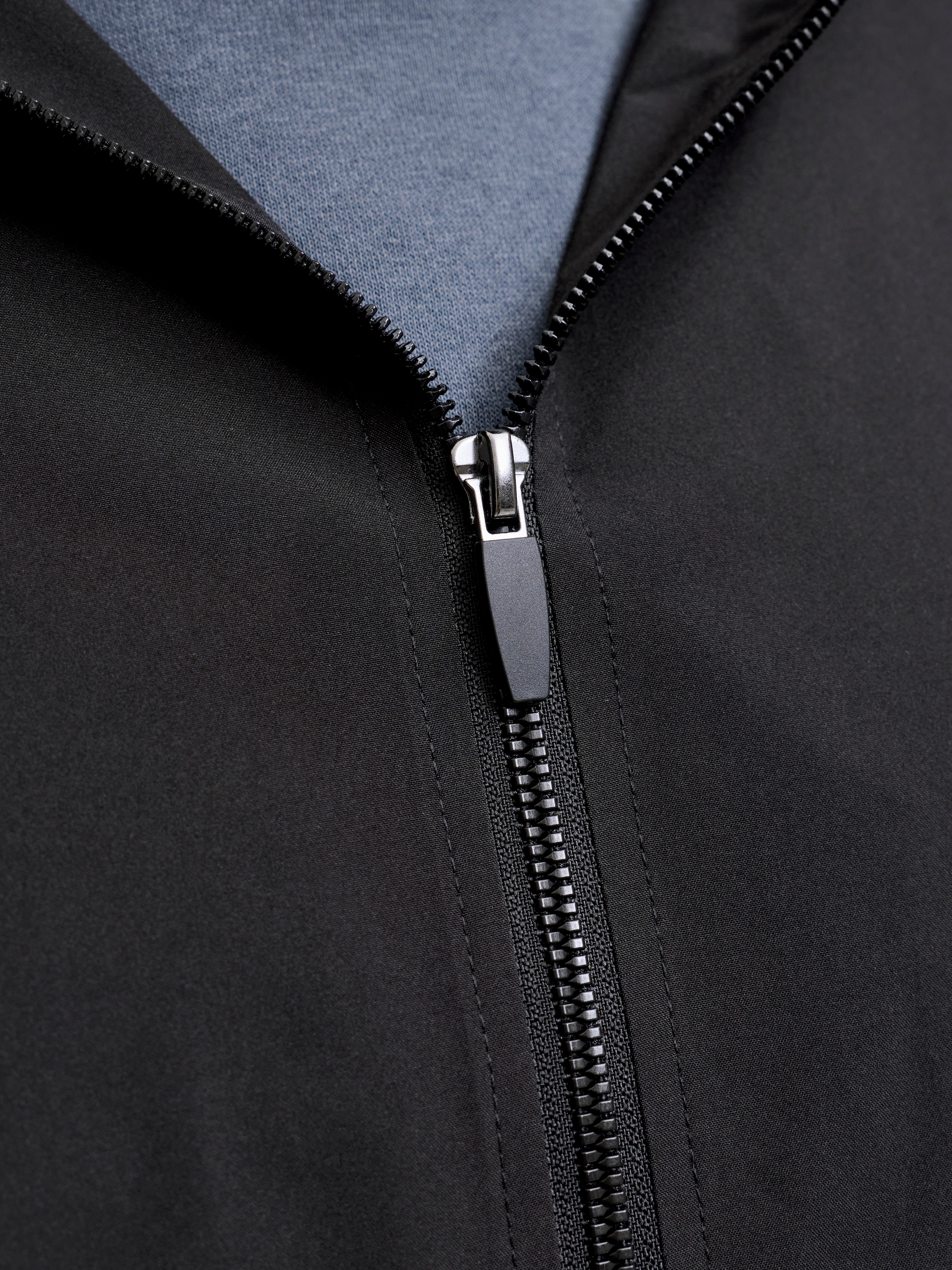 Jack & Jones PlusSize Blouson »JJECHARGE LIGHT JACKET HOOD NOOS PLS« mit Kapuze Kunstfaser, regular fit