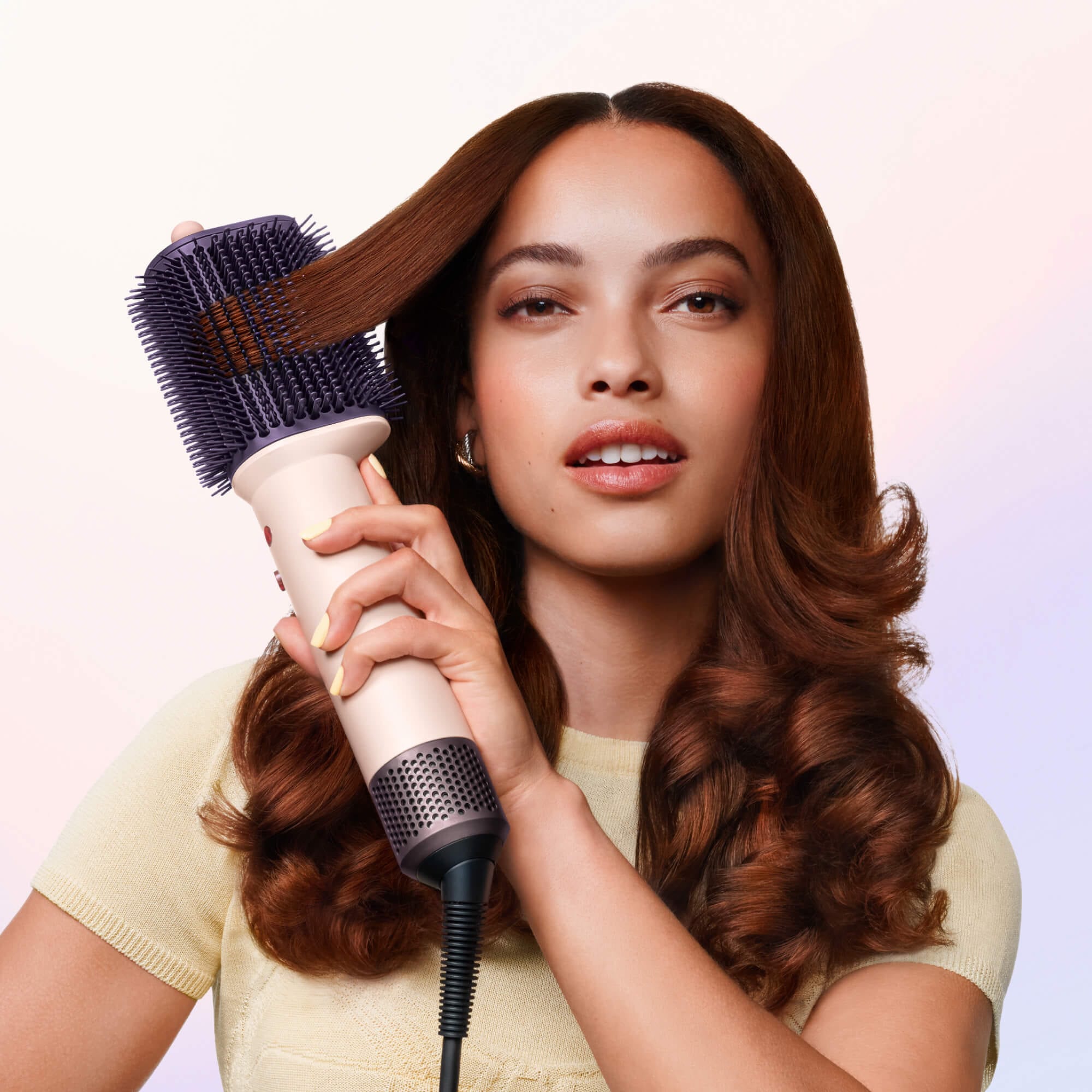 DYSON Warmluftbürste »Dyson AirsmoothTM Ceramic Pink&Roségold« Kontrolliertes Styling mit weniger Haarbruch