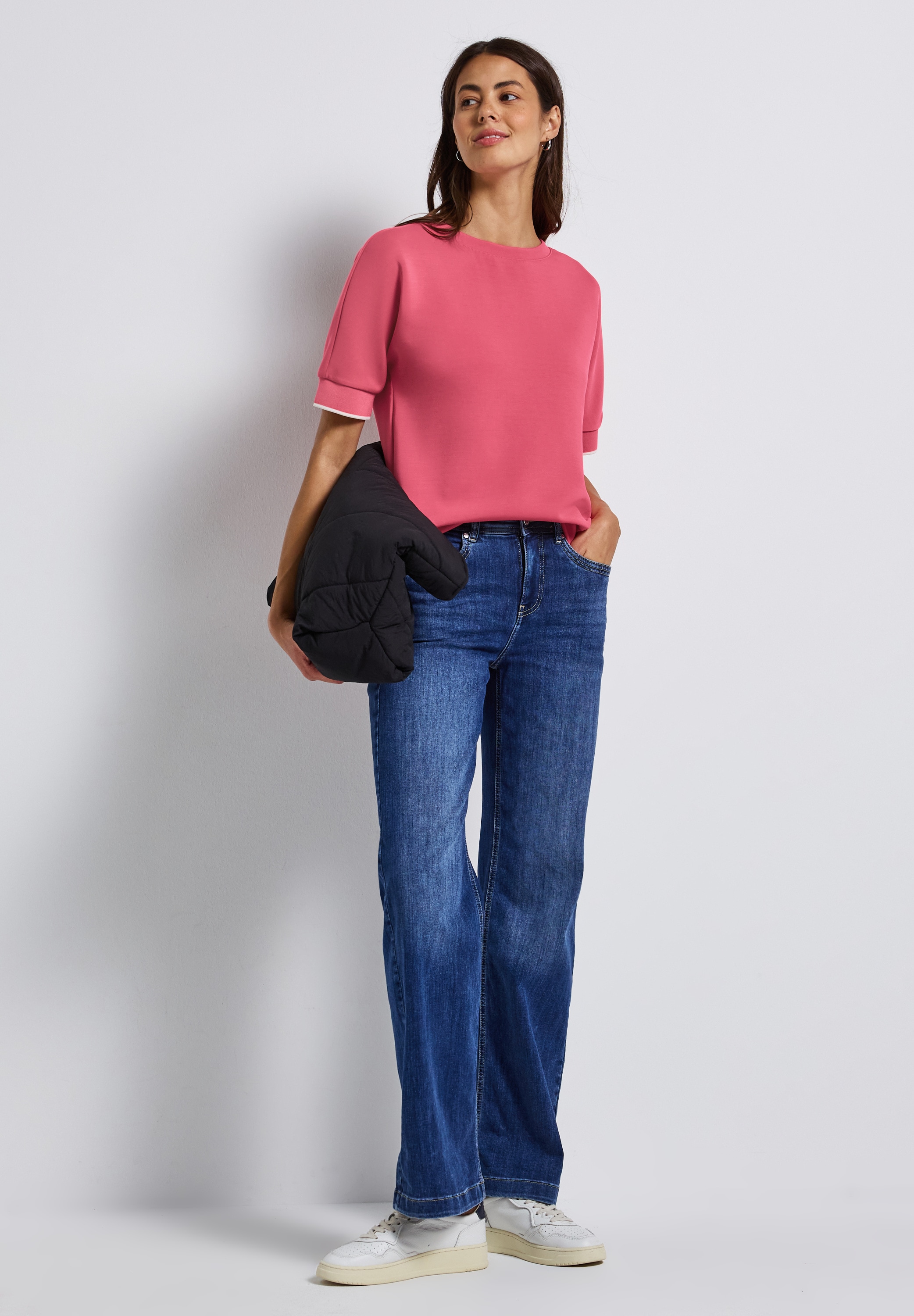 STREET ONE T-Shirt, im Silk Look und mit dezentem Kontrastdetail, Sommershirt