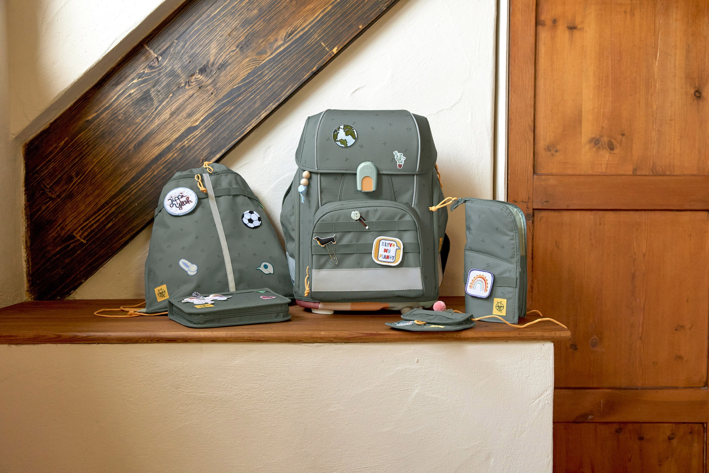 LÄSSIG Schulranzen »Unique, Boxy, Letters green«, Reflektoren, PETA-approved vegan; aus recycelten PET-Flaschen