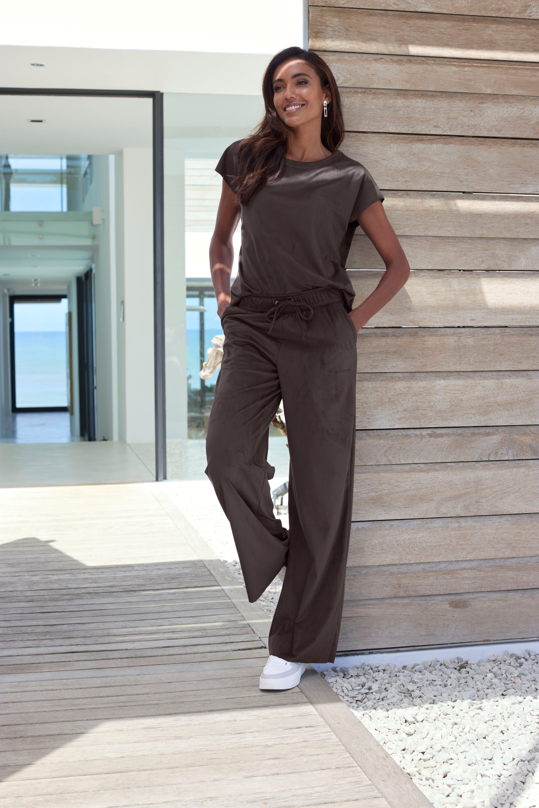 French Connection Schlupfhose  aus Veloursleder-Imitat mit seitlichen Taschen, Loungewear