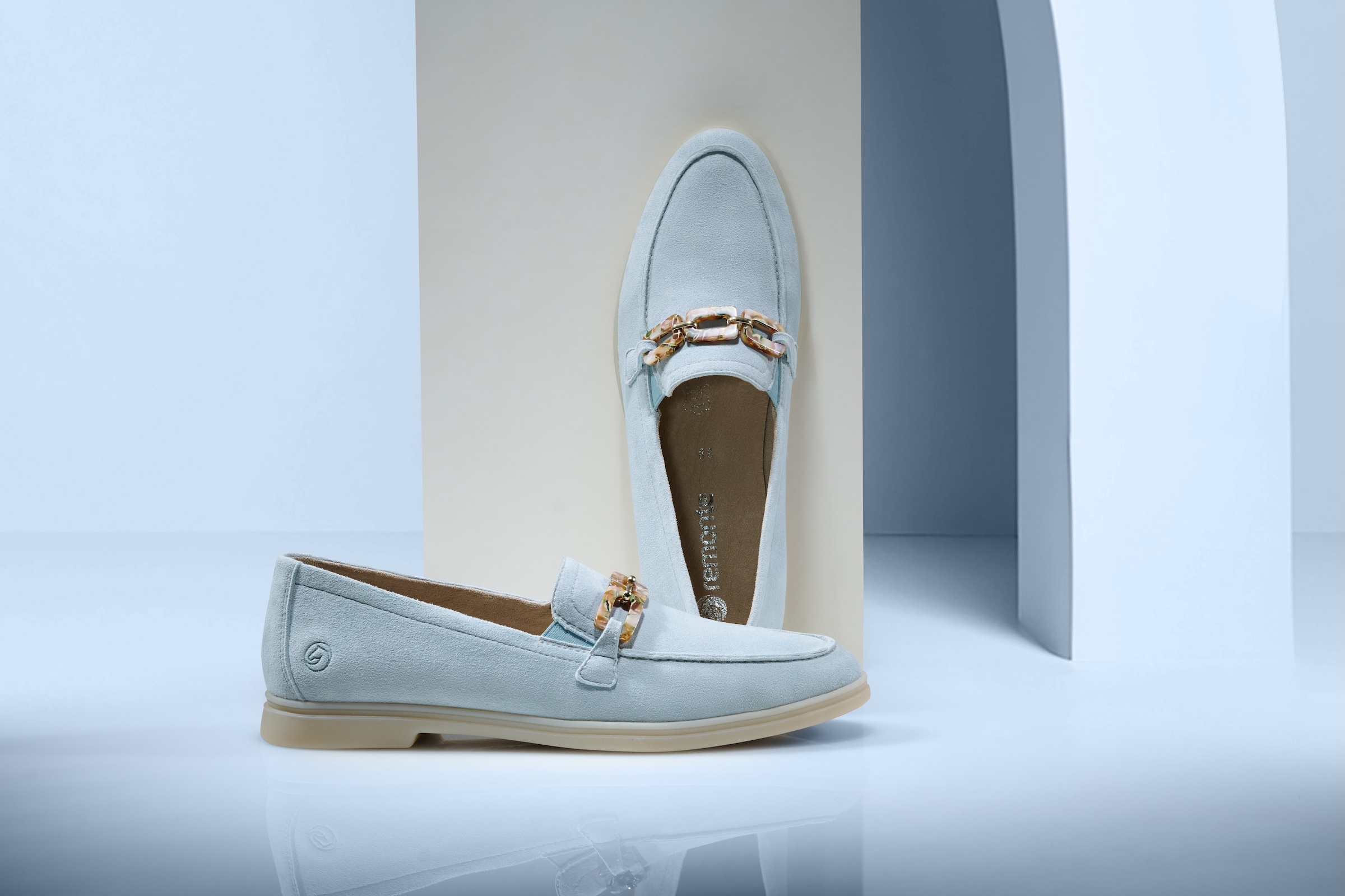 Remonte Loafer »Elisabeth Hurley-Collection«, Slipper, Halbschuh, Businessschuh mit modischer Zierkette