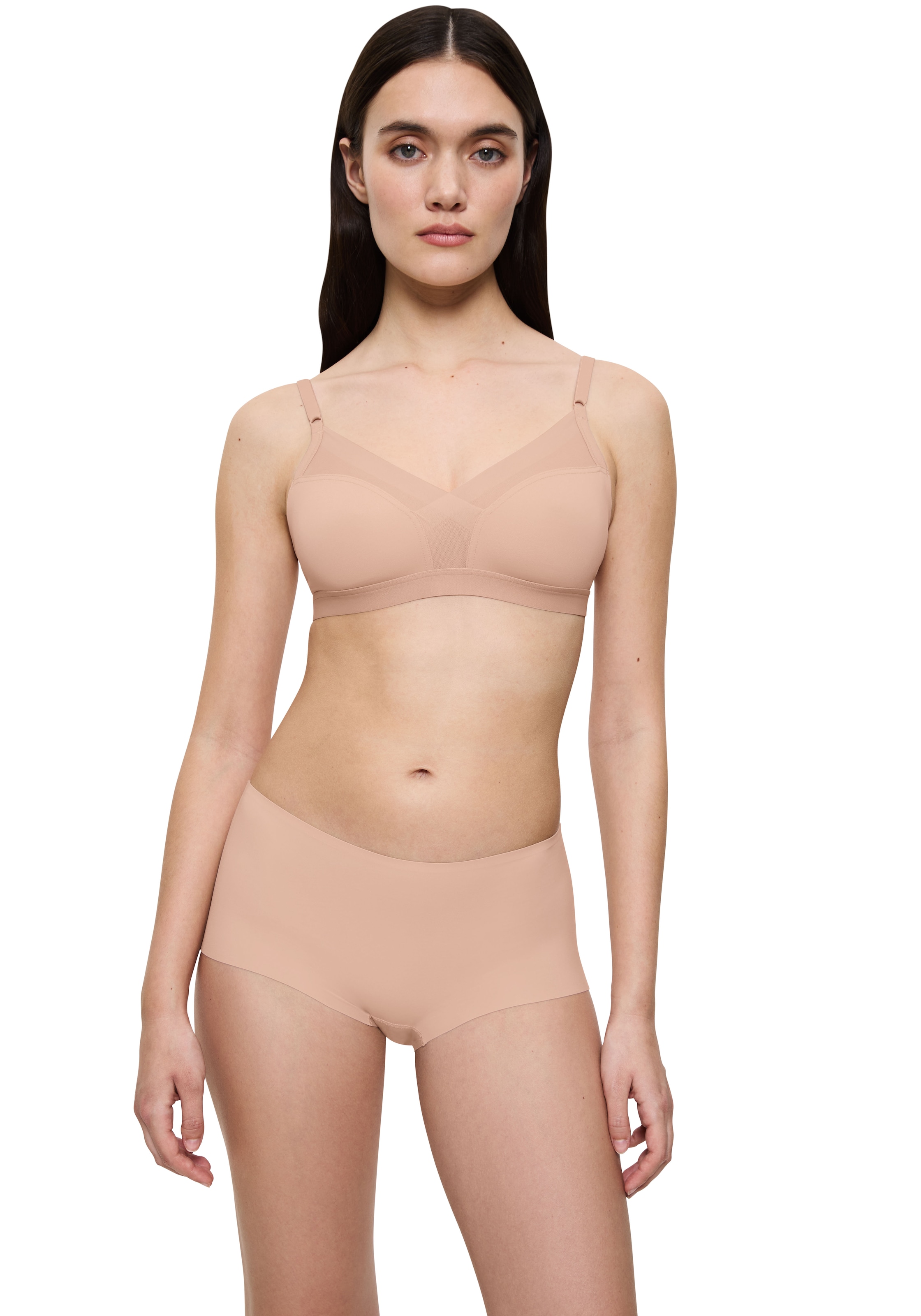 Triumph Slip, mit lasergeschnittenen Kanten