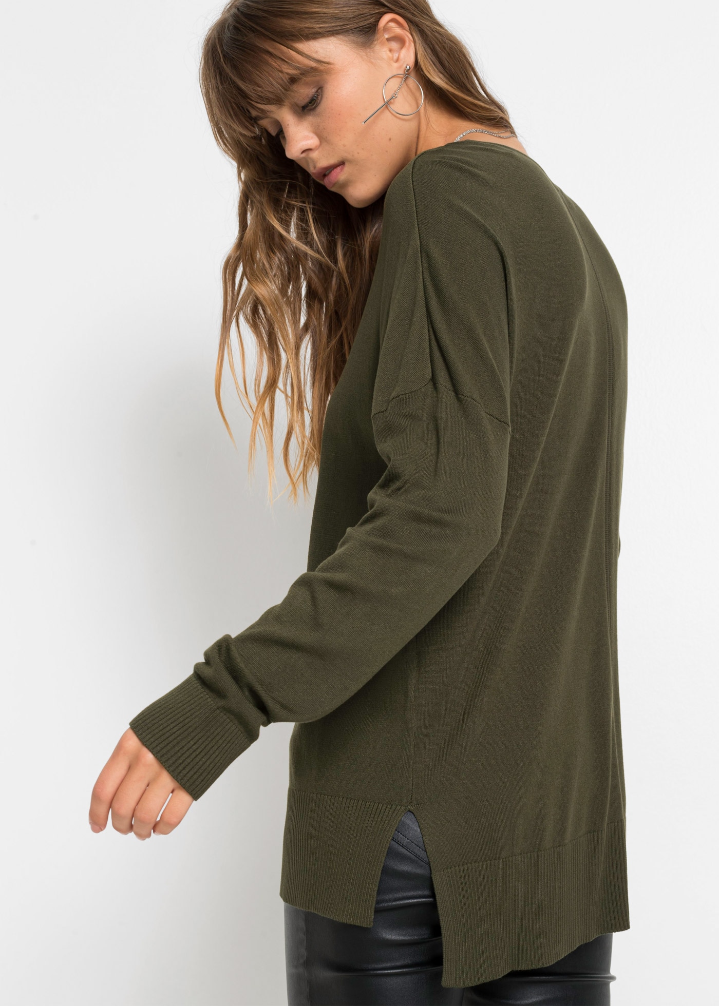 bonprix Strickpullover Viskose-Feinstrick, oversized, Seitenschlitze, hinten länger