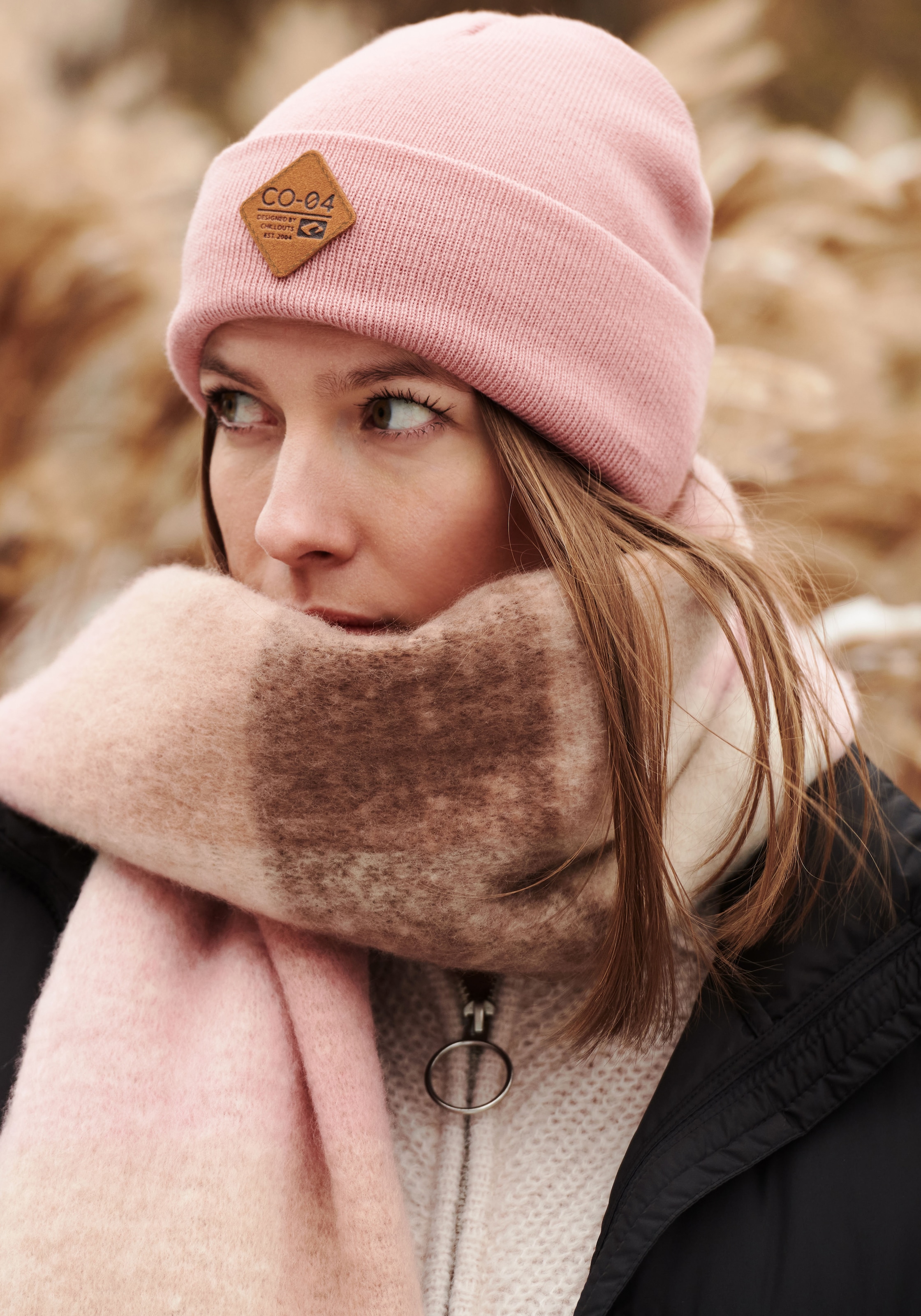 chillouts Beanie »Nicki Hat«, mit stilvollem Logo-Emblem