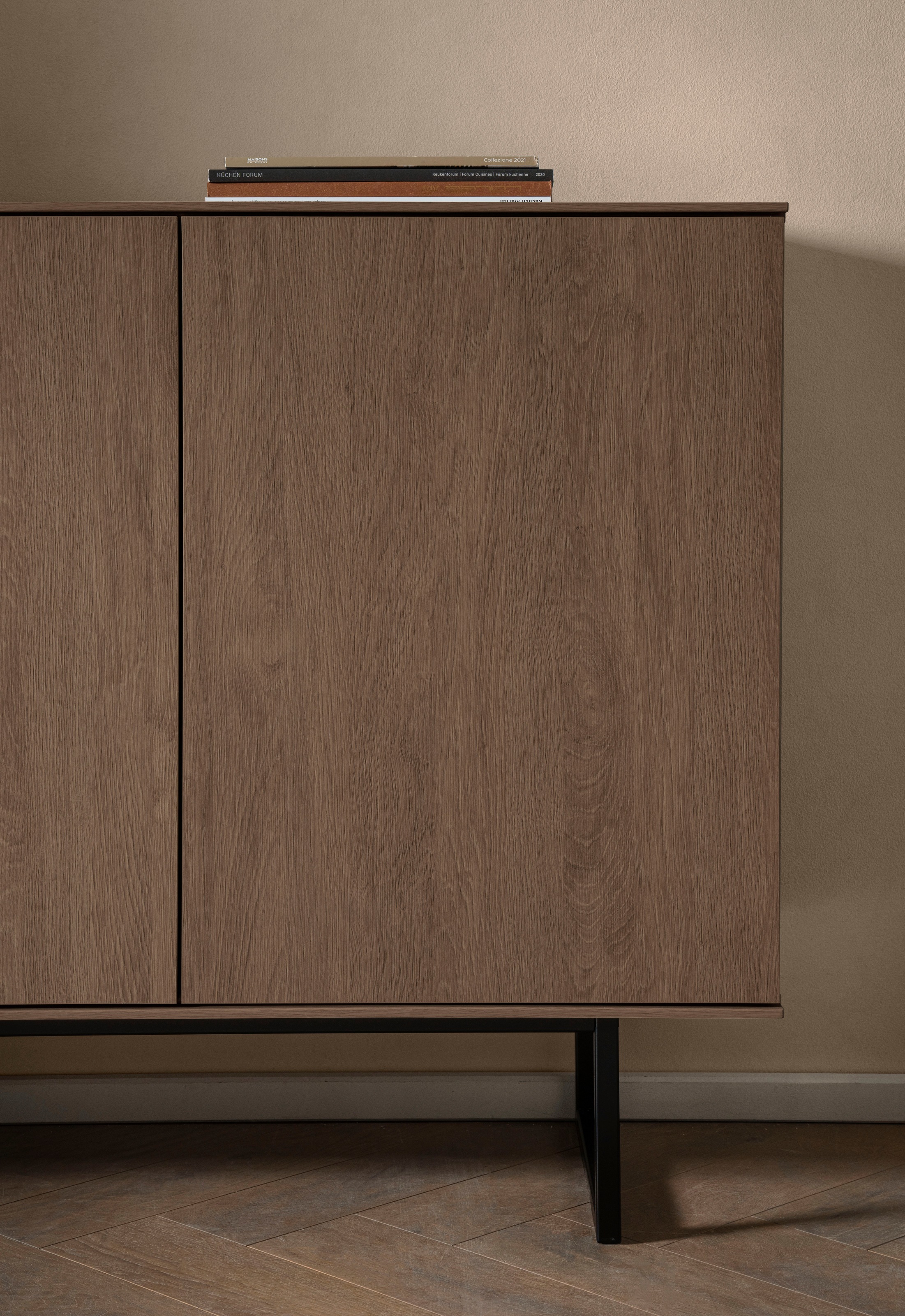 Home affaire Sideboard »Lund, moderner Schrank, Kommode mit Kufengestell« optisch dünner Oberboden, hochwertige Optik, ausreichend Stauraum