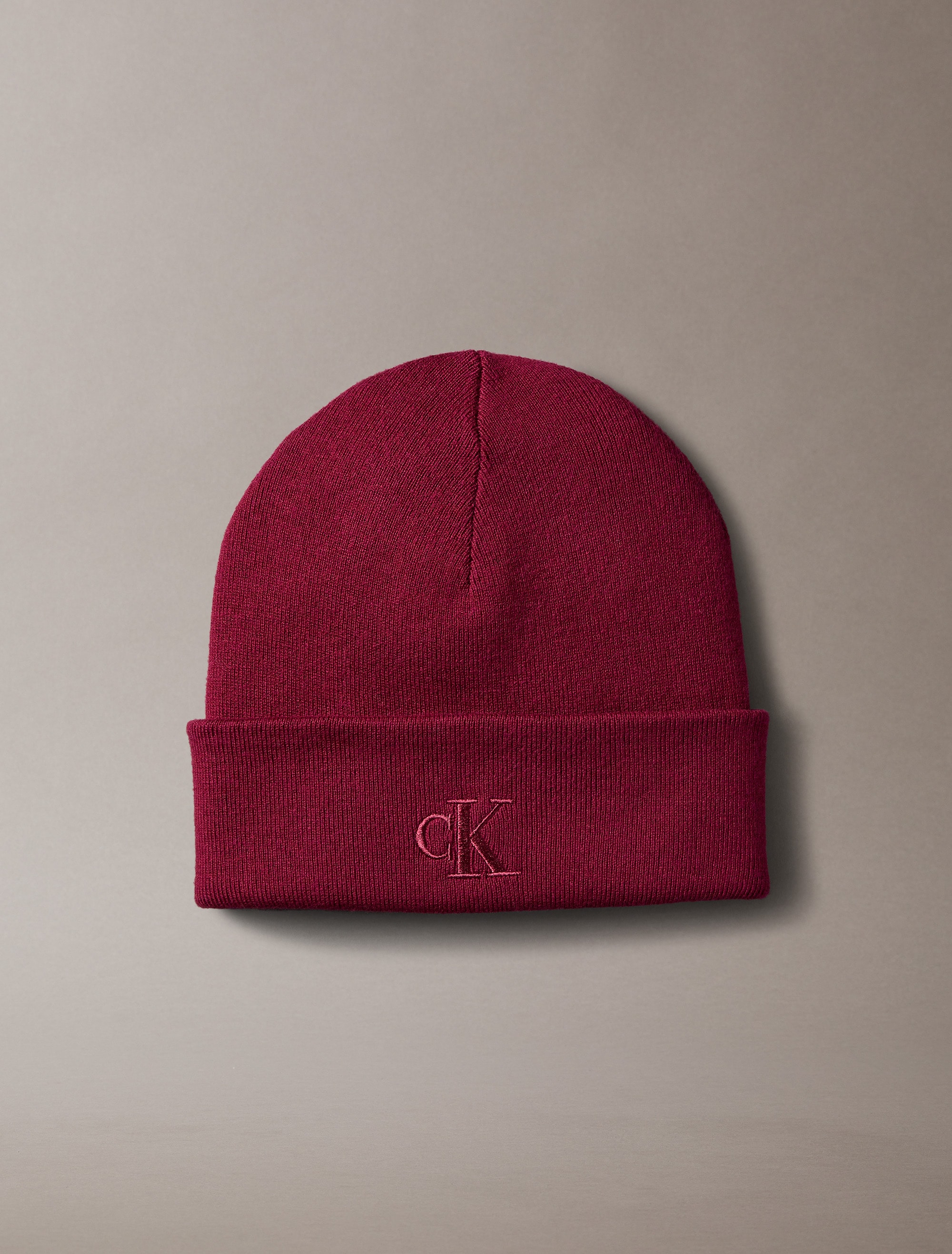 Calvin Klein Strickmütze »CK FINE RIB BEANIE« mit Markenlogo