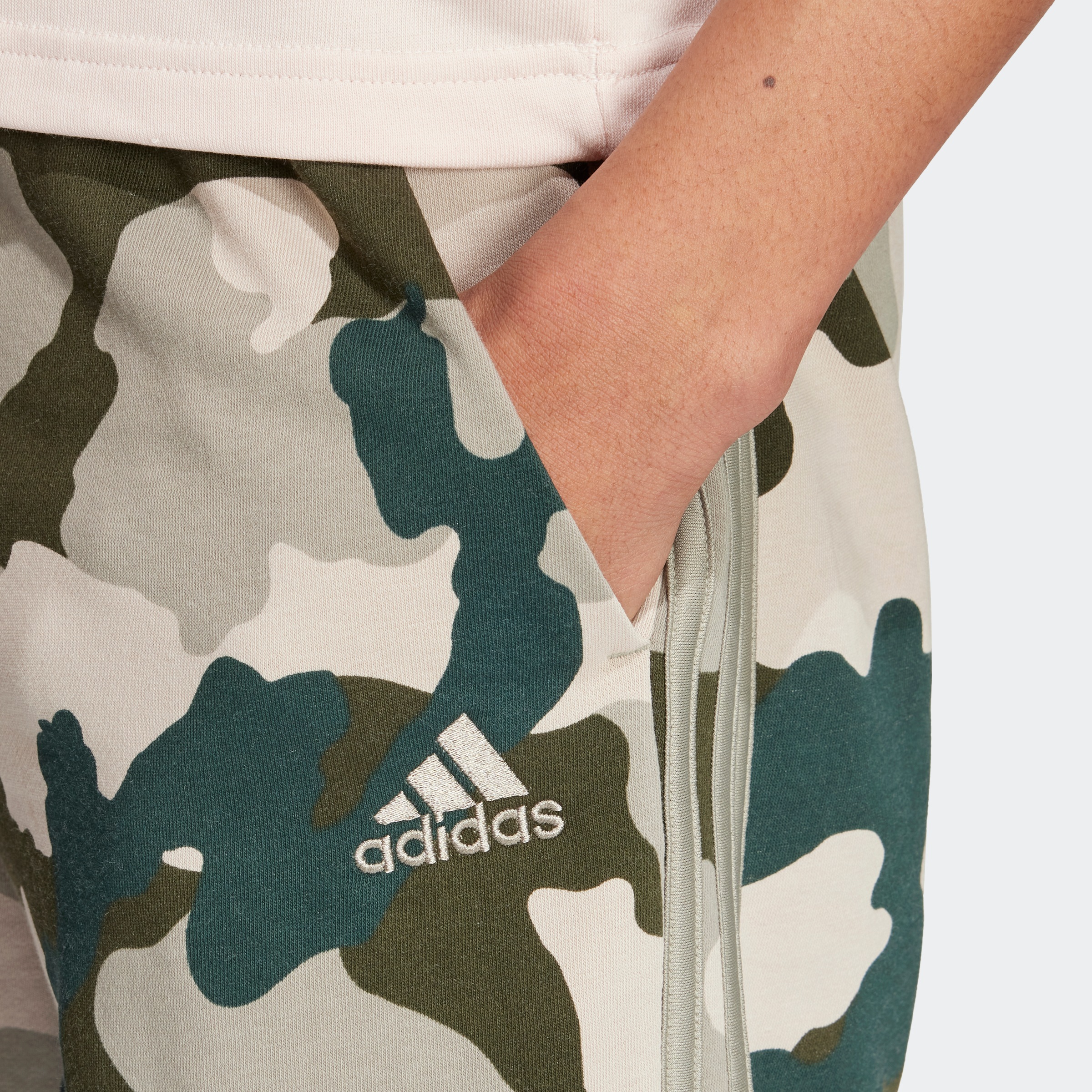 adidas Sportswear Shorts »M CAMO SHRT«, (1 tlg.)