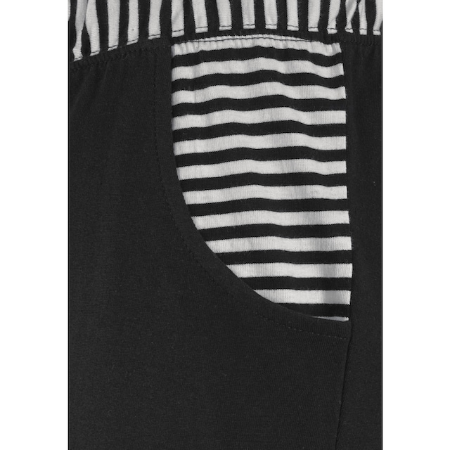 H.I.S Capri-Pyjama, (2 tlg., 1 Stück), mit geringeltem T-Shirt und legerer  Hose bei ♕
