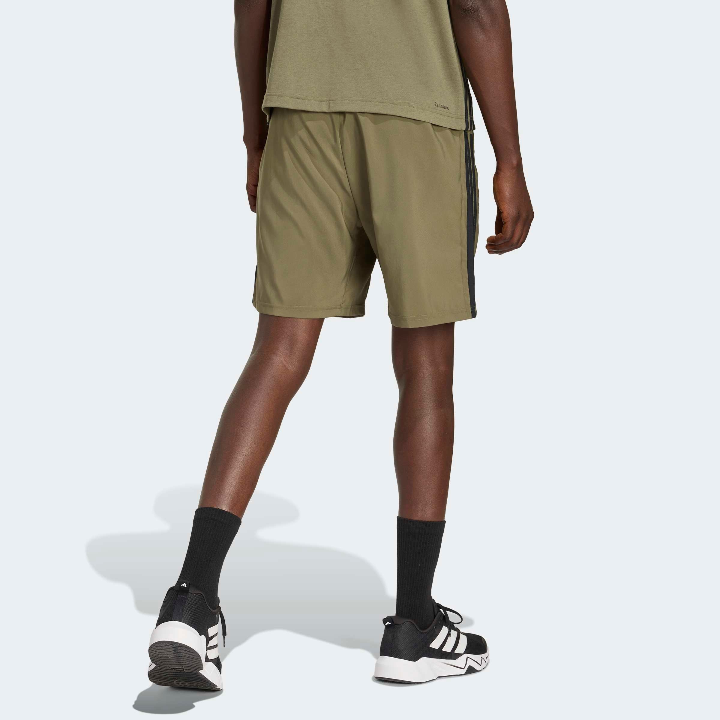 adidas Performance Shorts »WORKOUT ESSENTIALS BASE 3-STREIFEN WOVEN«  normal-weit, für Fitness und Sportmode, sportlich, aus Polyester