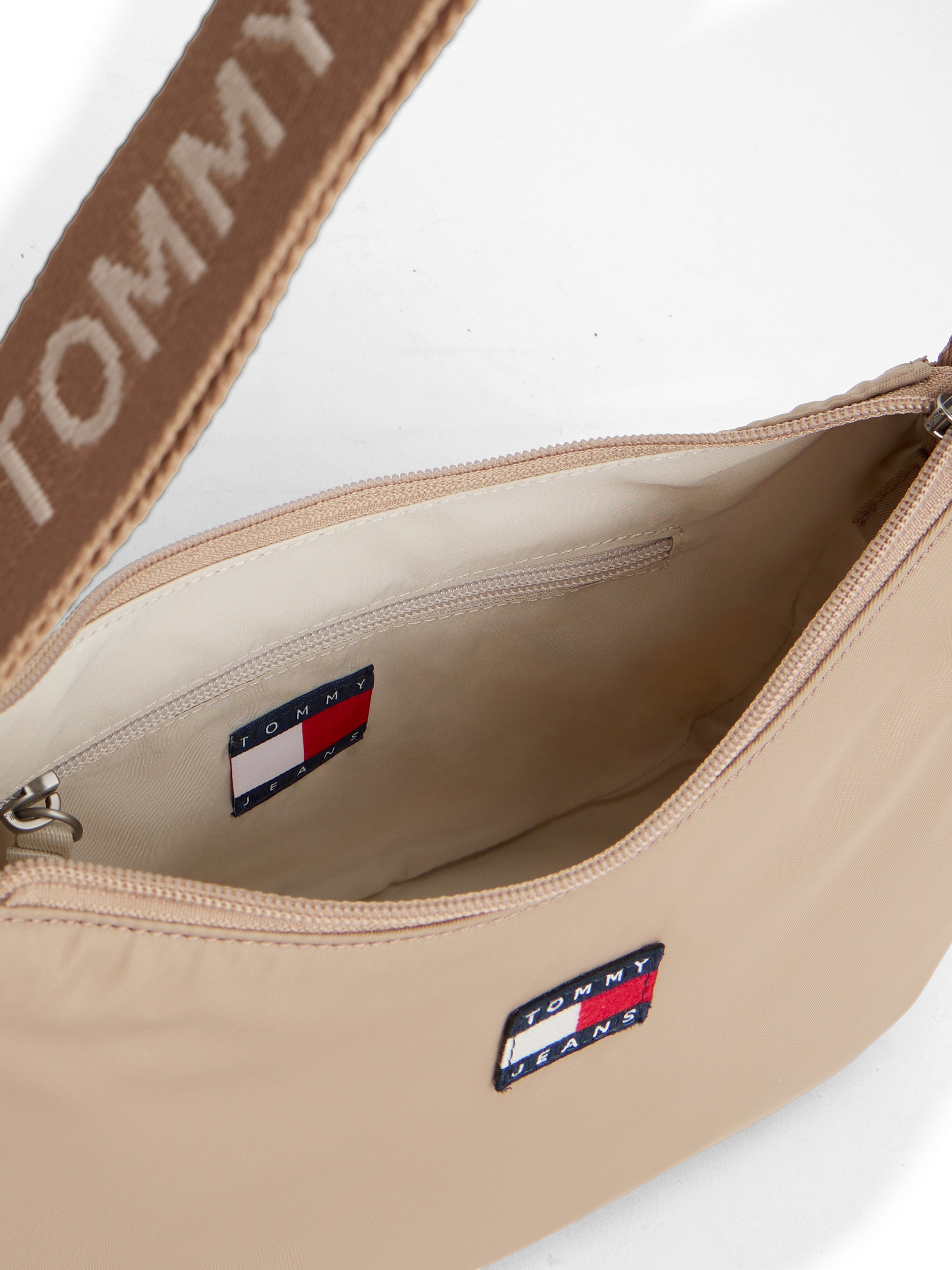Tommy Jeans Schultertasche »TJW ESS DAILY SHOULDER BAG«, Damen Tragetasche mit logobedrucktem Riemen