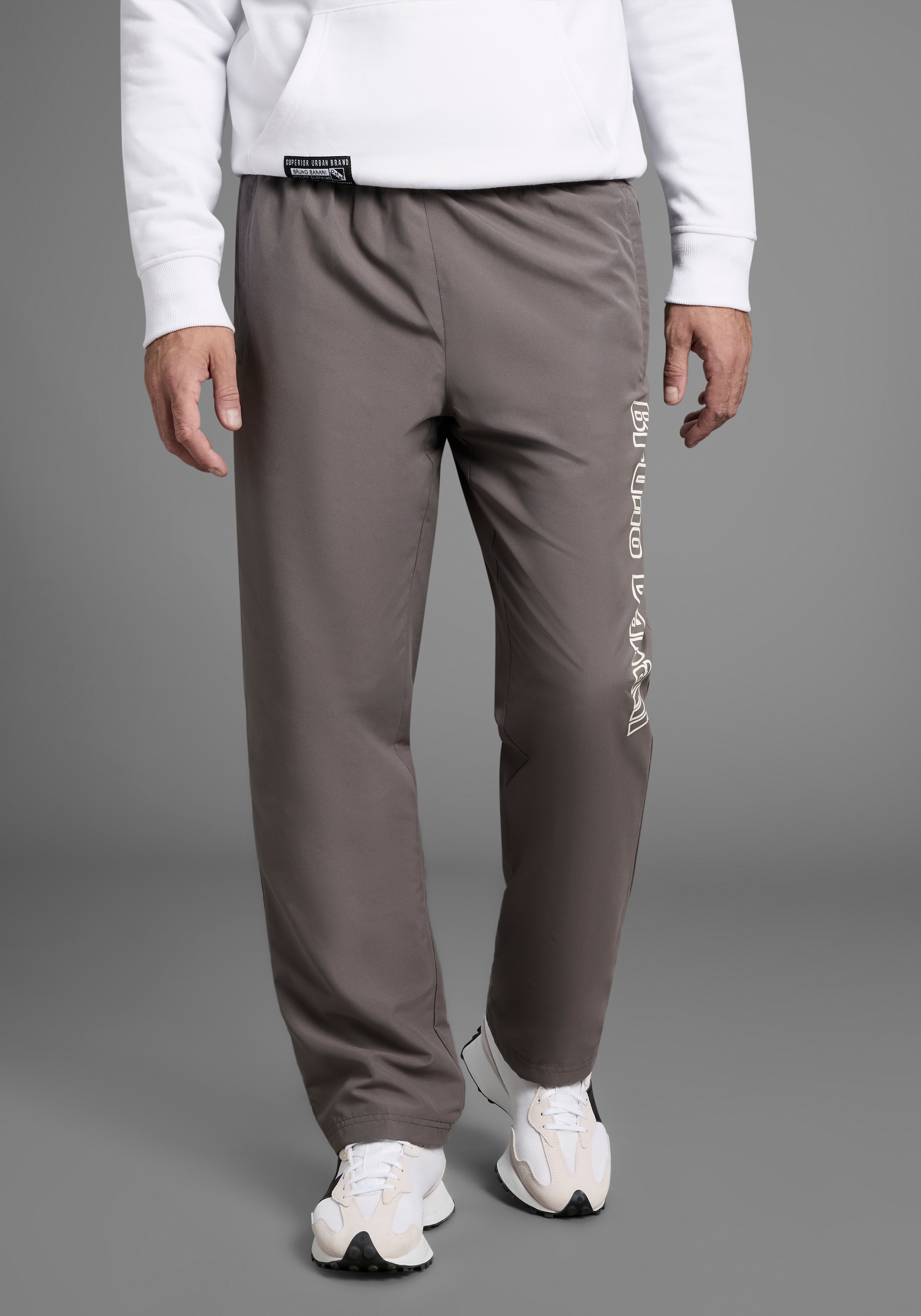 Bruno Banani Sporthose mit verstellbarem Hosensaum