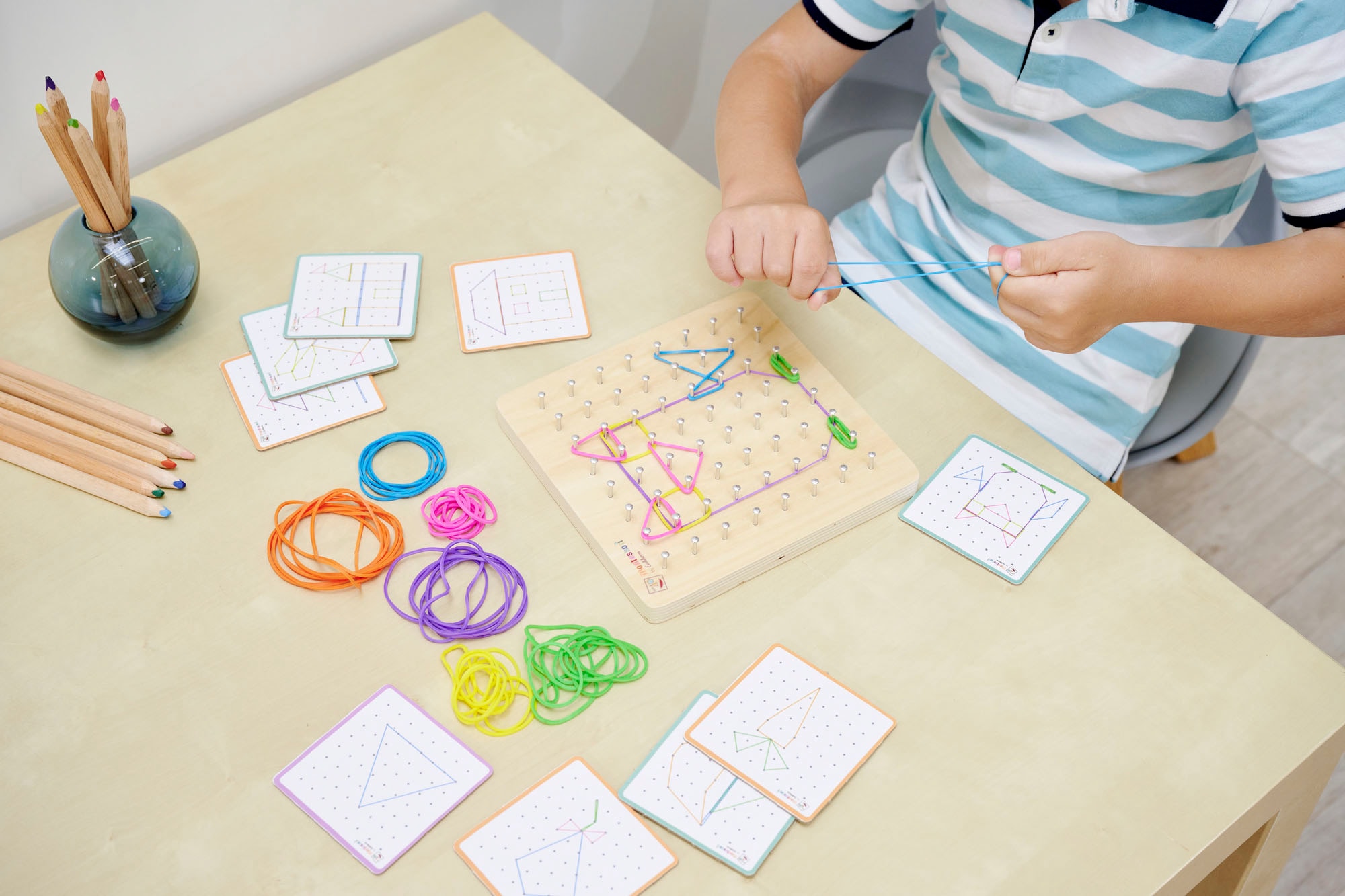 Eichhorn Lernspielzeug »Montessori Geometriebrett«, FSC®- schützt Wald - weltweit