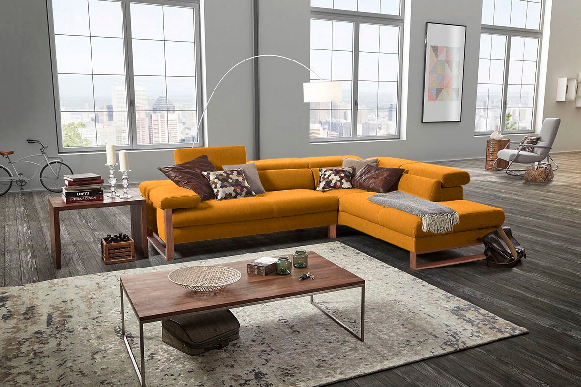 W.SCHILLIG Ecksofa »finn, Designsofa mit tollem Sitzkomfort, bequem, L-Form«, German Design Award 2016, Fußgestell Nussbaum natur, Breite 281 cm