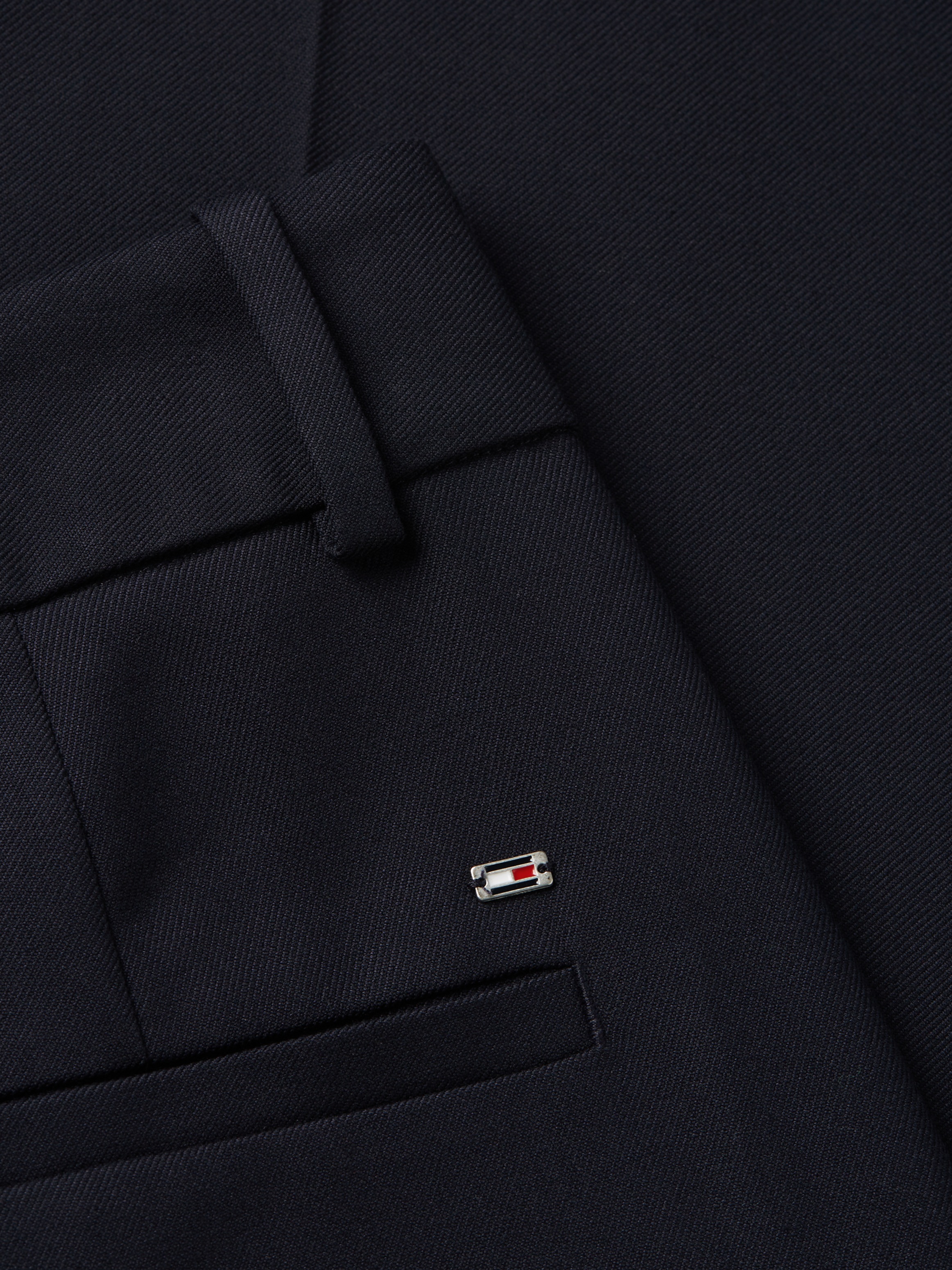 Tommy Hilfiger Webhose »MD CORE RELAXED STRAIGHT PANT«, mit Logostickerei auf der Rückseite