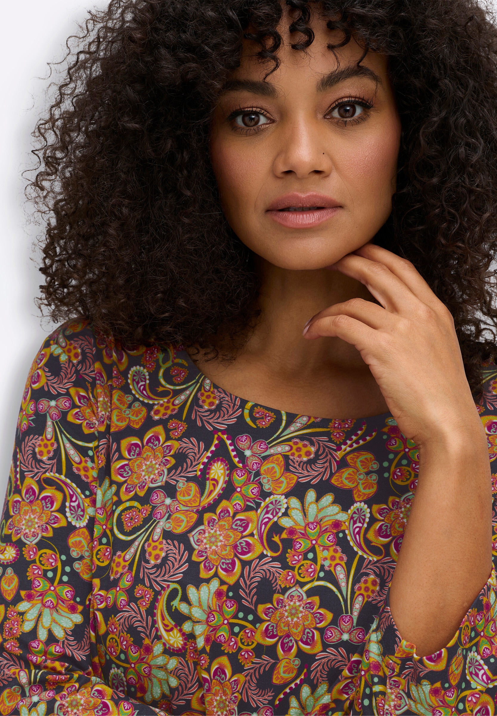 Sheego Longshirt »3/4-Arm-Shirt 3/4-Arm-Shirt mit asymmetrischem Saum«