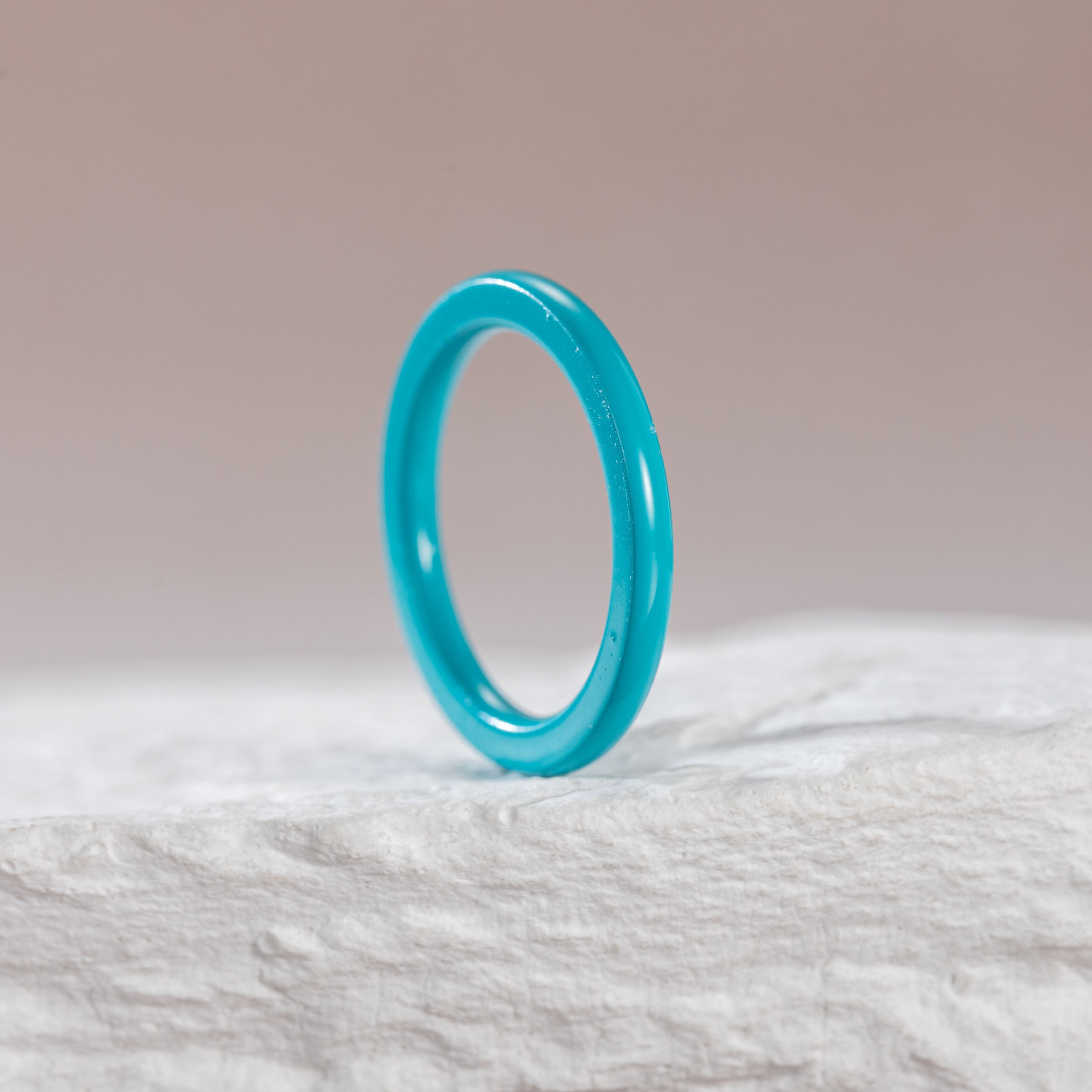Firetti Fingerring »Schmuck Geschenk Edelstahl Ring Damenring Herrenring Color«