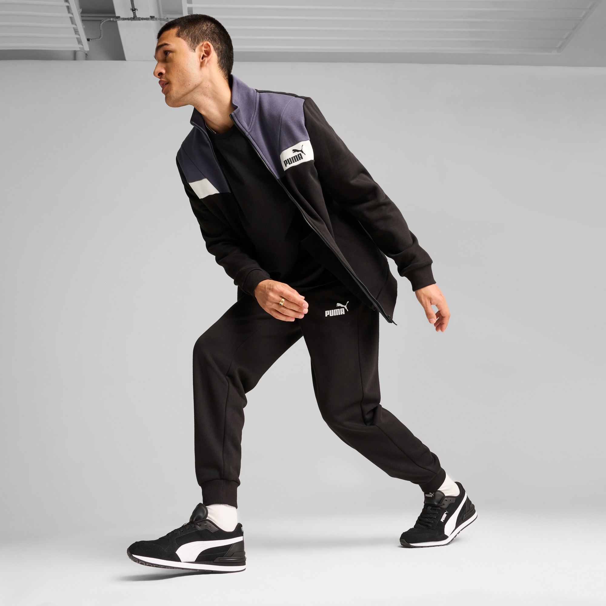 PUMA Sneaker »ST RUNNER V4 SD«  mit Retro-Style, Obermaterial aus Leder, SOFTFOAM+ Einlegesohle