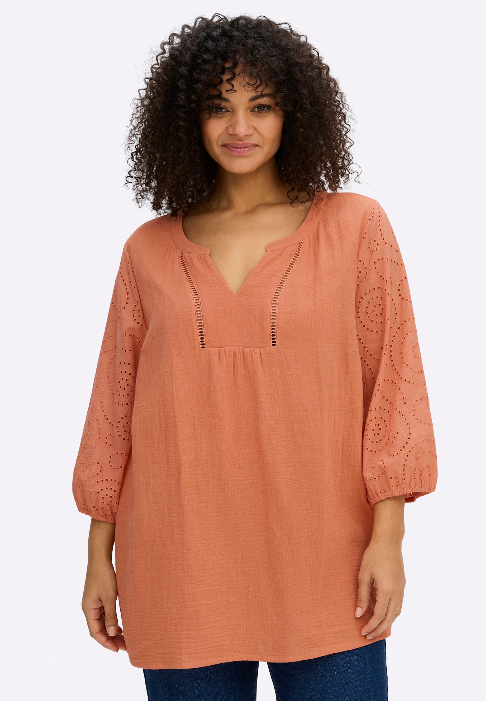 Sheego Longbluse »Tunika Tunika mit Lochspitze und Stickereien«