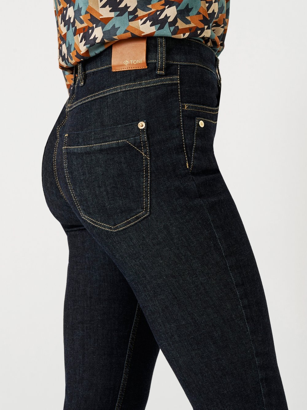 TONI Slim-fit-Jeans »Slim be loved be l« im Four-Pocket Style