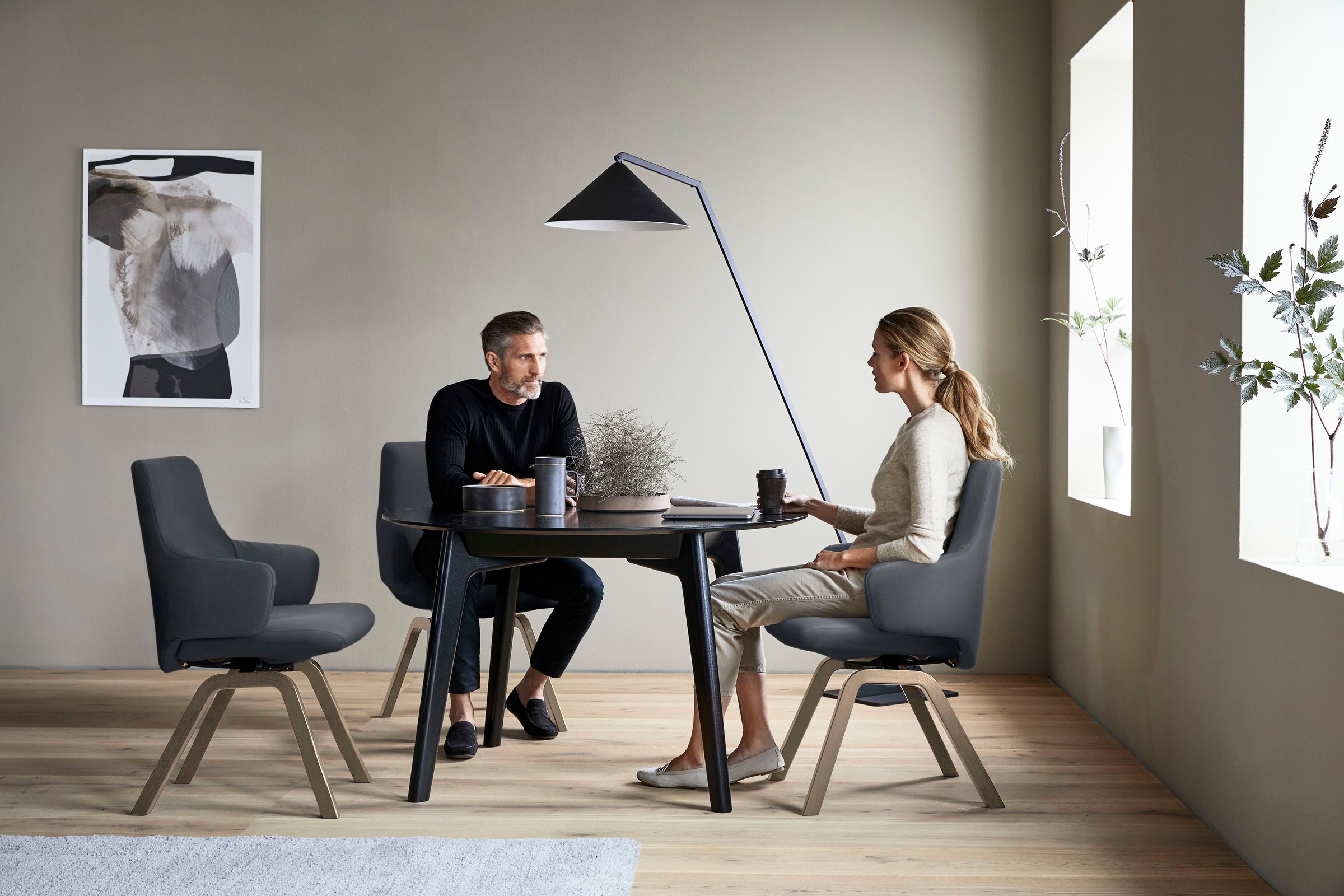 Stressless® Polsterstuhl »Laurel«, Leder PALOMA, Low Back mit Armlehne, Größe L, mit schräggestellten Beinen in Eiche