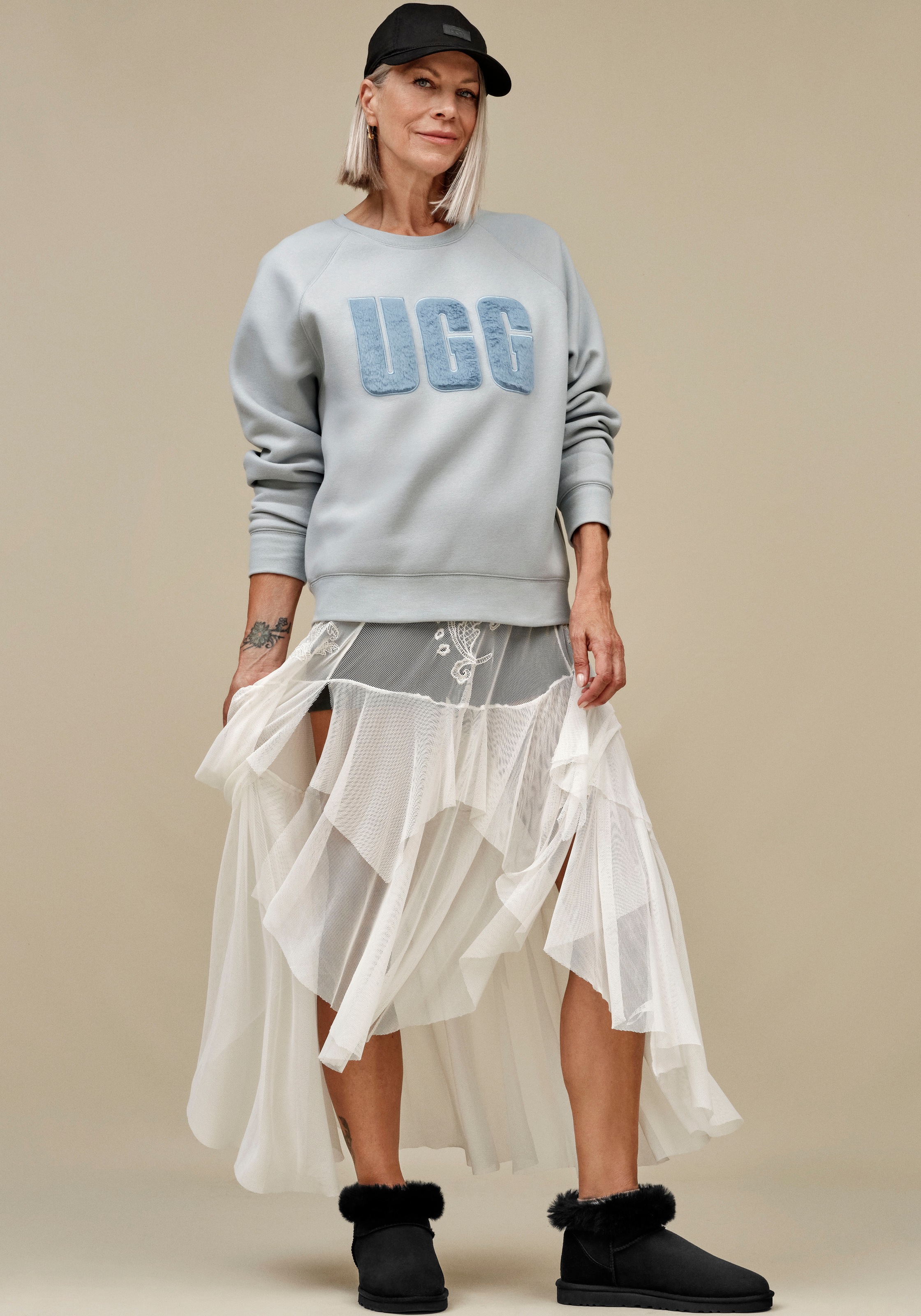 UGG Sweatshirt »Madeline Fuzzy Logo Crewneck«, mit flauschigen Logo