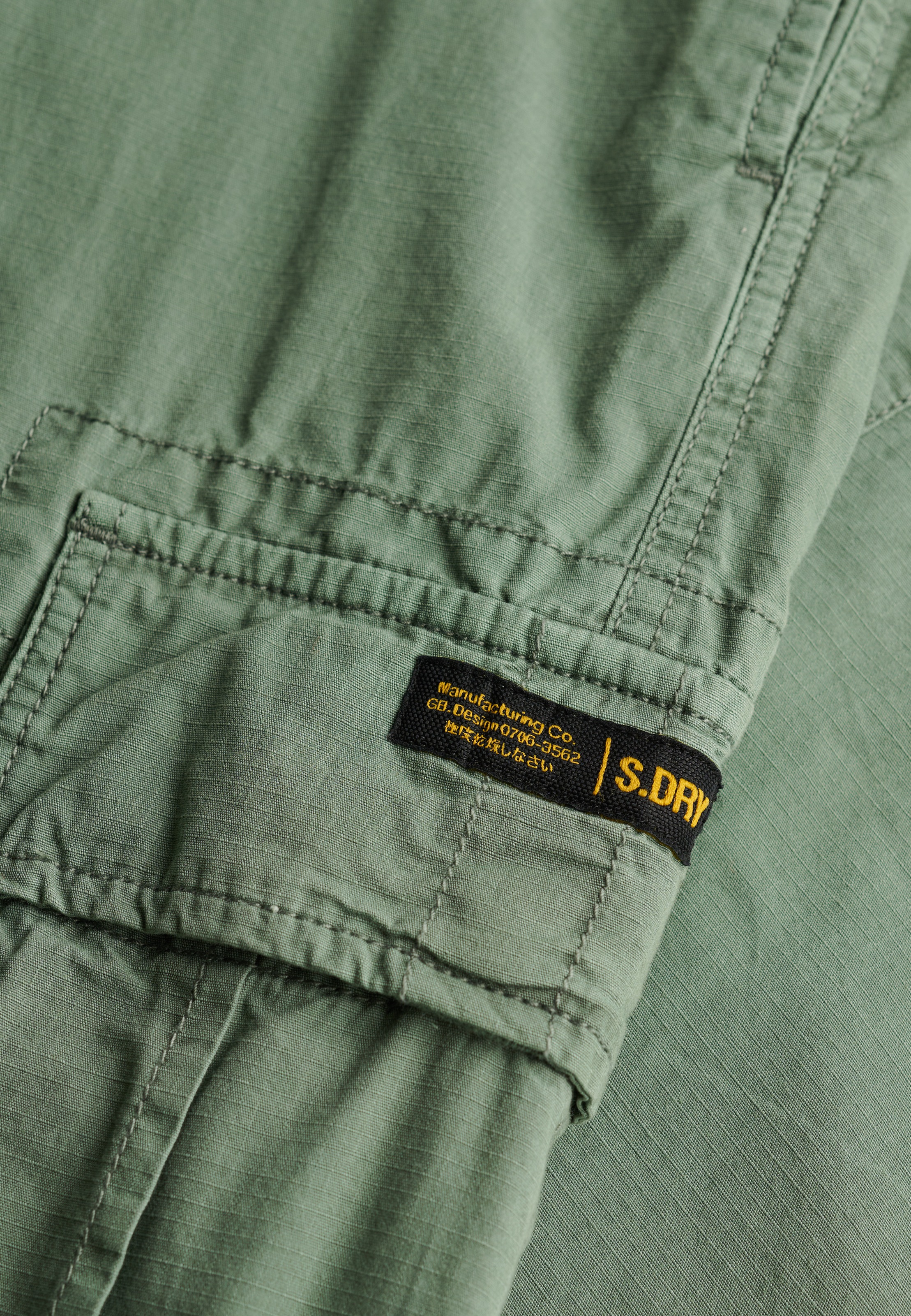 Superdry Cargohose »RIPSTOP LIGHT CARGO PANT«  Regular Fit, knöchellange Schnittform, mit Reißverschluss