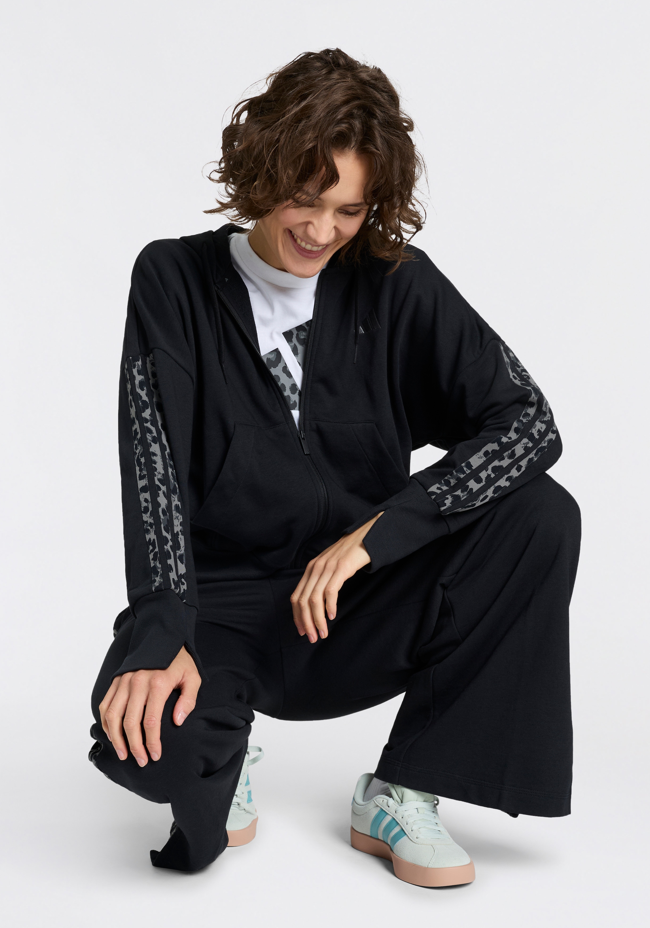 adidas Sportswear Sporthose »SEASONAL ESSENTIALS, ANIMALPRINT«