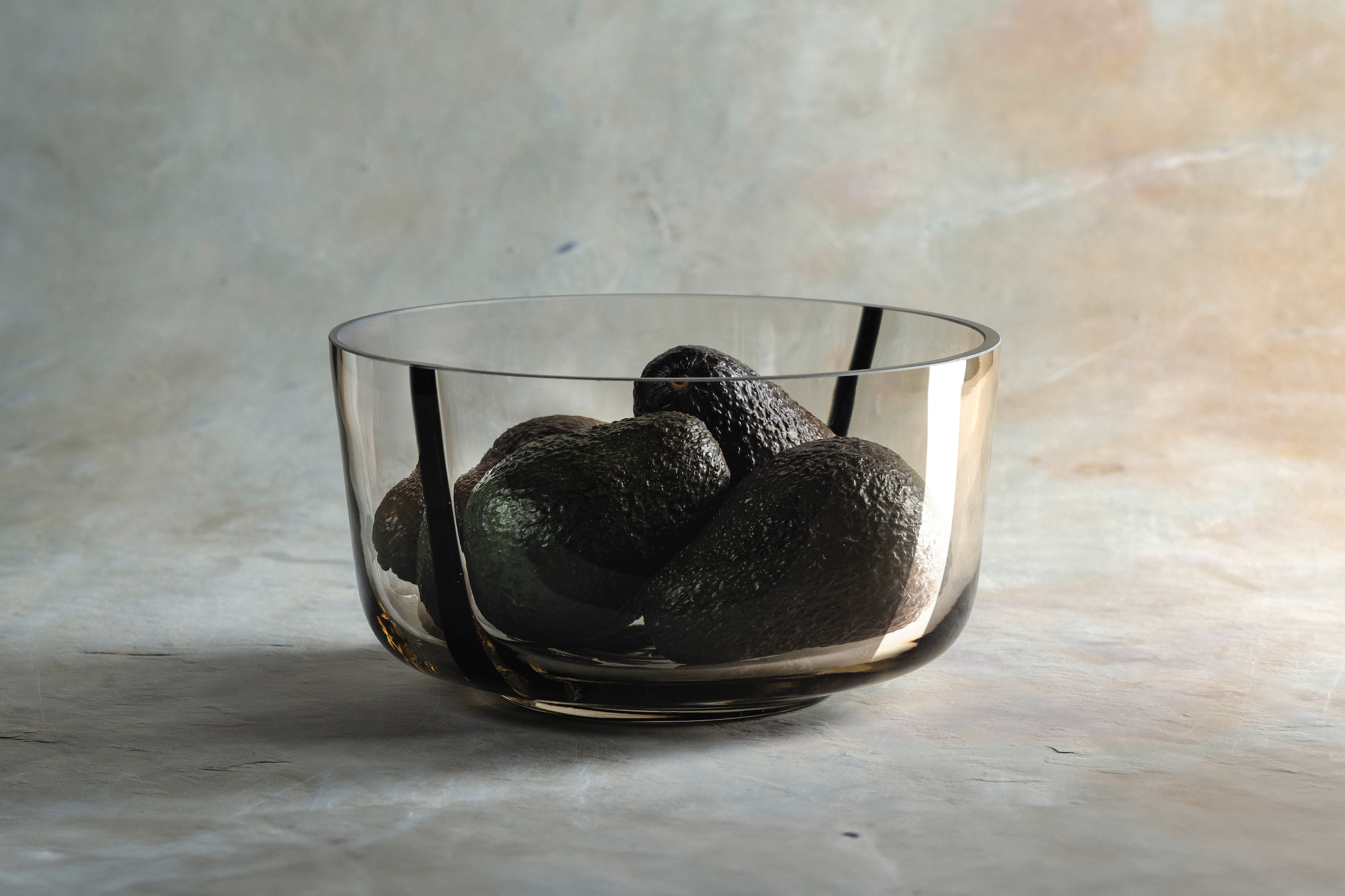 LEONARDO Schale »ALVEO, aus hochwertigem Farbglas mit Unikat-Charakter« 1 Stk. aus Glas spülmaschinengeeignet