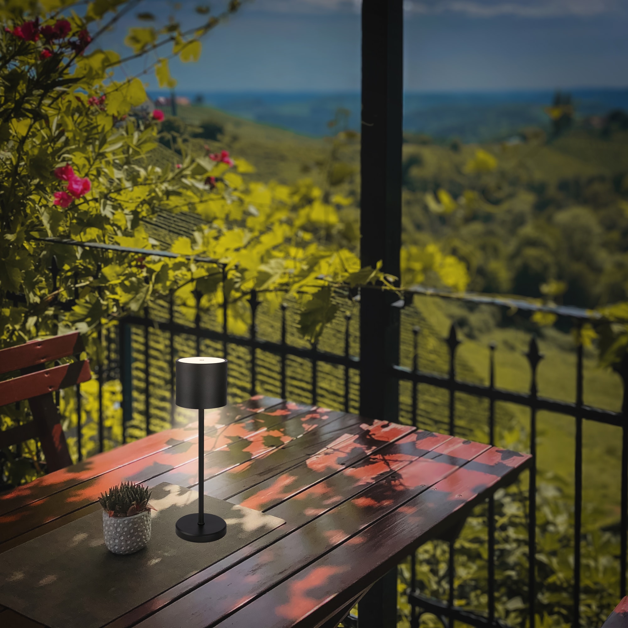 B.K.Licht Außen-Tischleuchte »BK_TL1608 Akku Tischlampe mit Ladestation, 3-Stufen Touchdimmer, IP44« LED-Modul 1 Stk. Extra-Warmweiß 3.000 K, 230 Lm, 2,5W, Akku wechselbar, max. 12h Leuchtdauer, Weiß