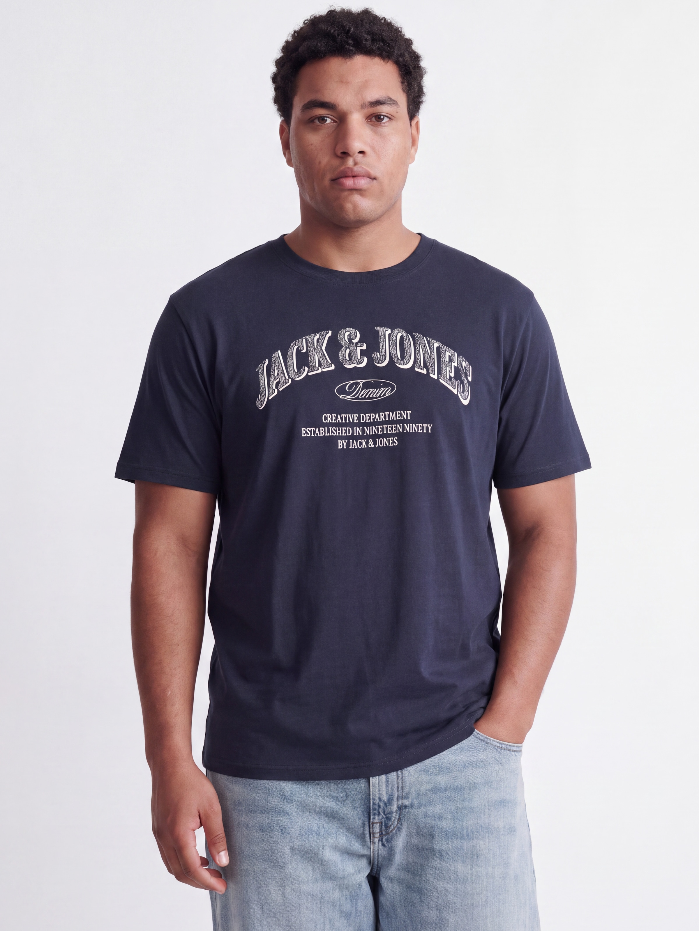 Jack & Jones PlusSize T-Shirt »JJEDENVER LOGO TEE SS O-NECK SN PLS« Baumwolle, locker geschnitten
