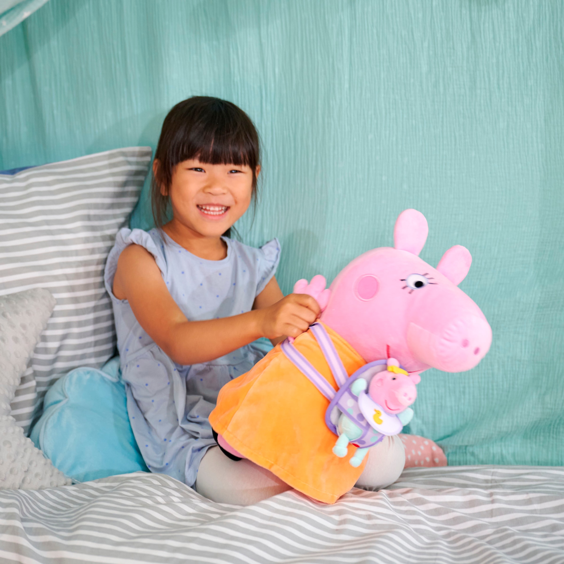 SIMBA Plüschfigur »Peppa Pig - Mama Wutz mit Evie, 33 cm«