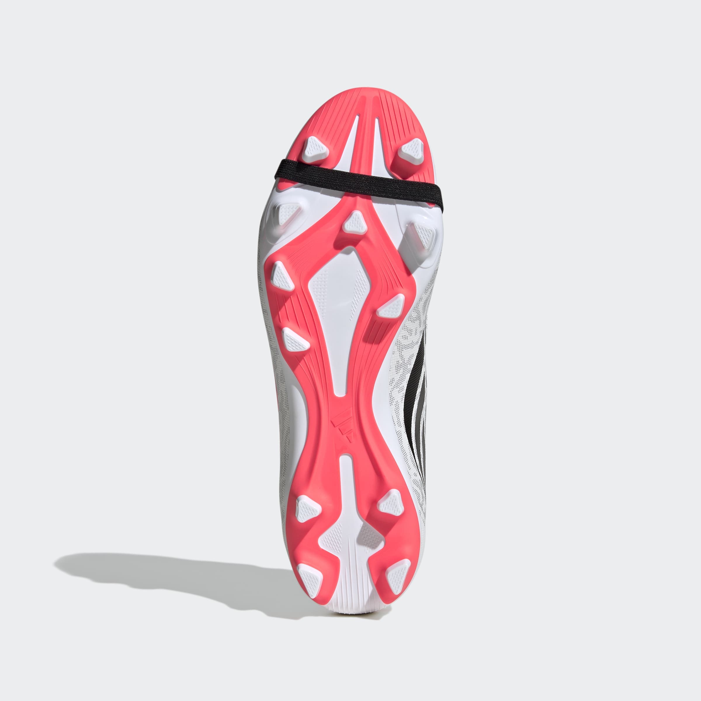 adidas Performance Fußballschuh »PREDATOR CLUB , UMSCHLAGBARE ZUNGE, FESTE / GEMISCHTE BÖDEN«  für viele verschiedene Böden geeignet