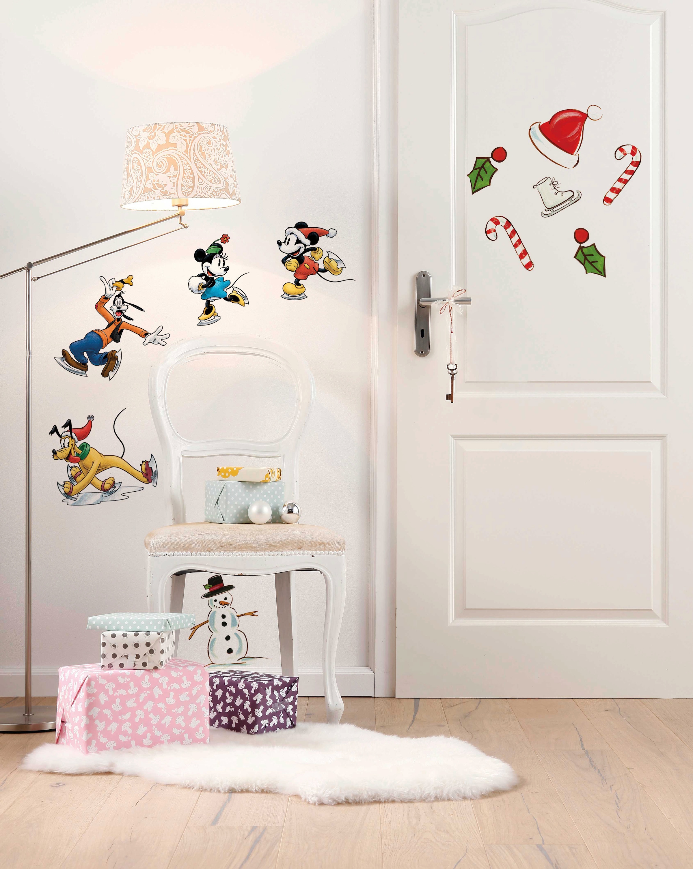Komar Wandtattoo »Mickey Ice Slide - Größe 50 x 70 cm«, selbstklebend, Wandsticker, Kinderzimmer