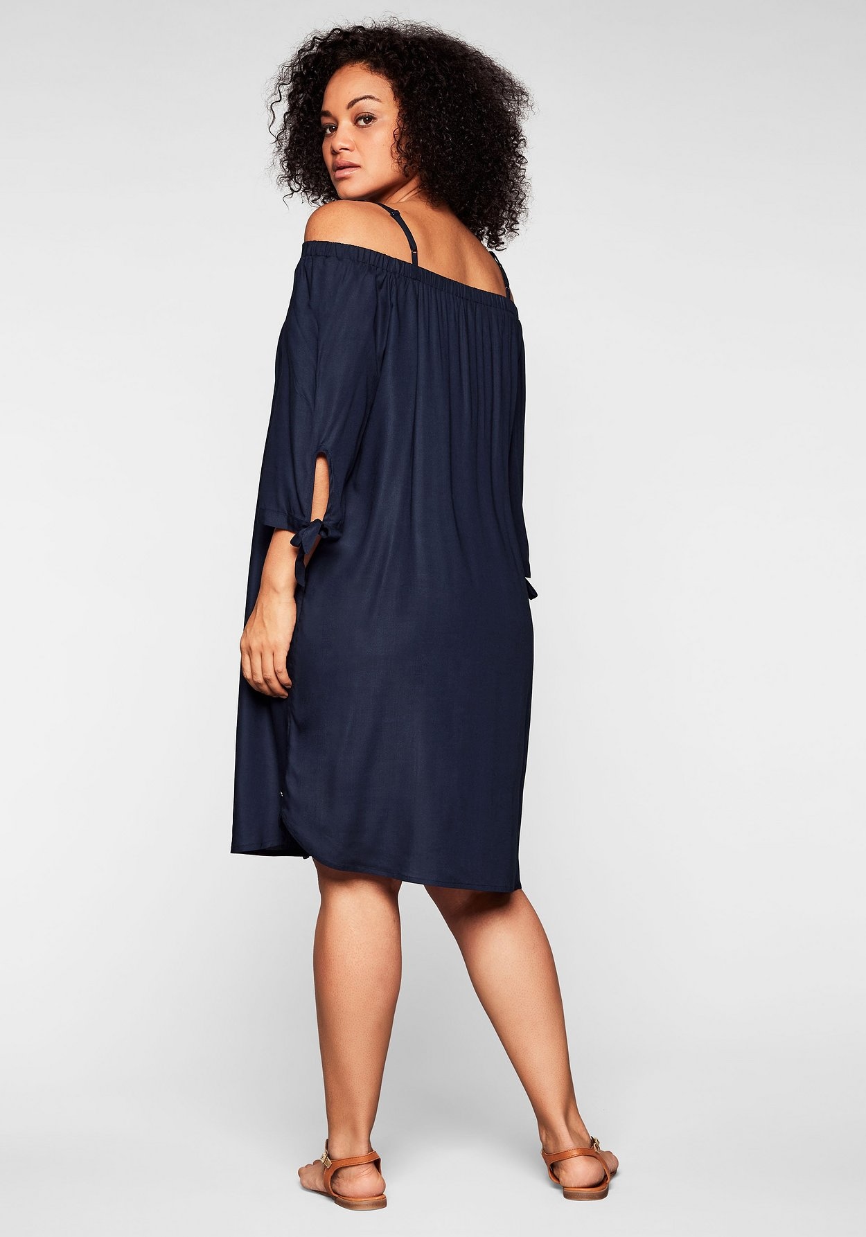 Sheego Strandkleid »Strandkleid im Carmen-Look mit schmalen Trägern«