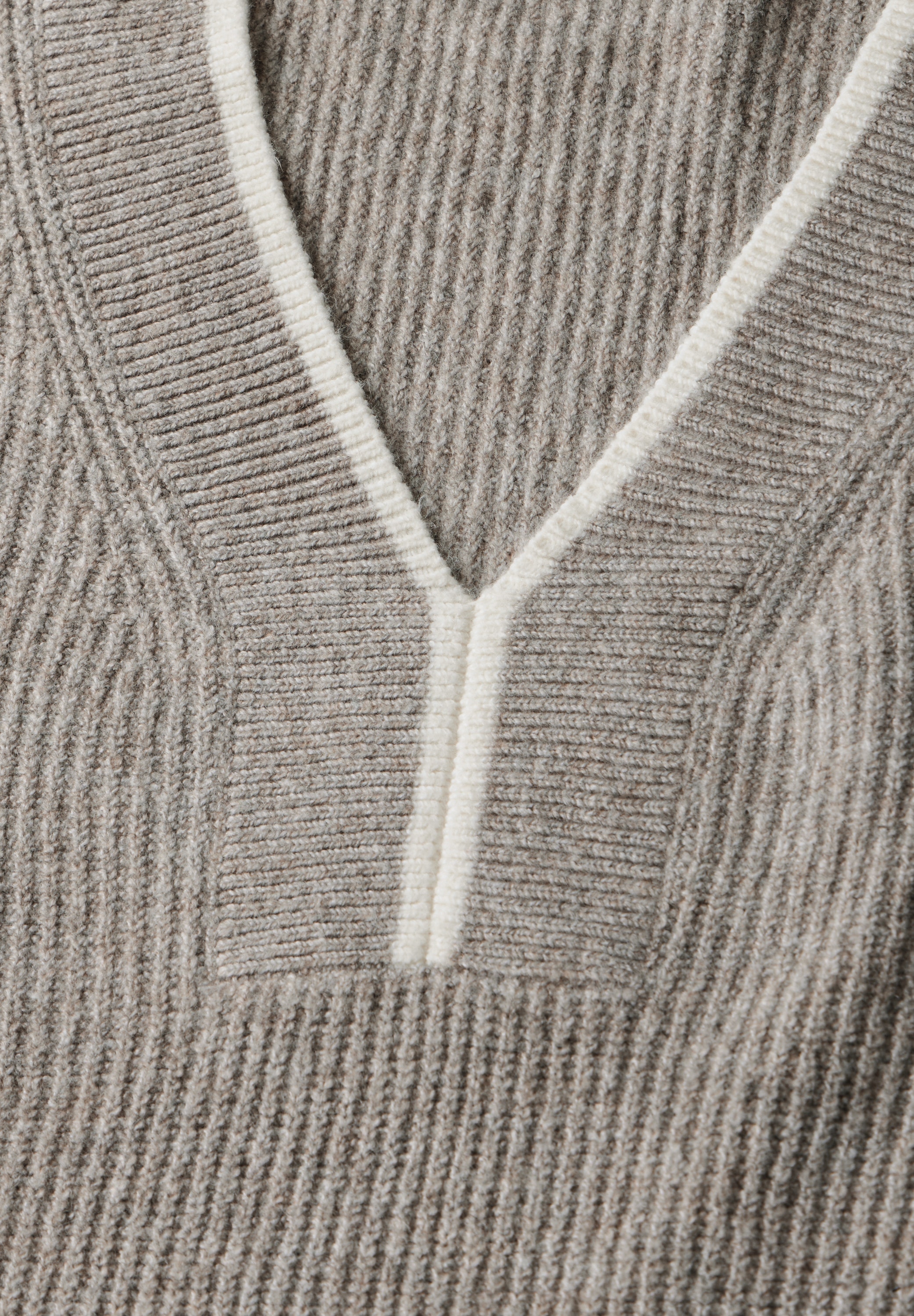 STREET ONE Strickpullover, mit Kontrastdetail