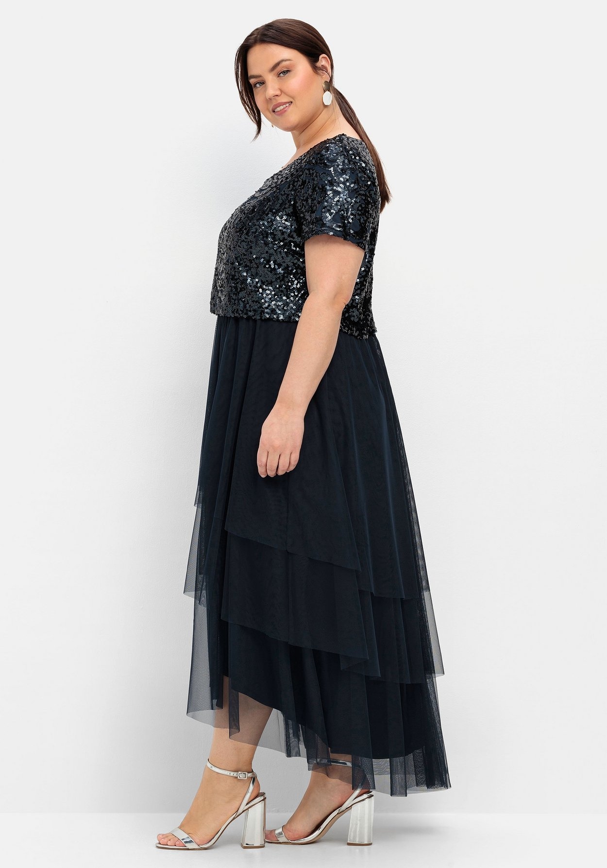 Sheego Abendkleid »Abendkleid mit lose fallendem Paillettenoberteil«, mit lose fallendem Paillettenoberteil