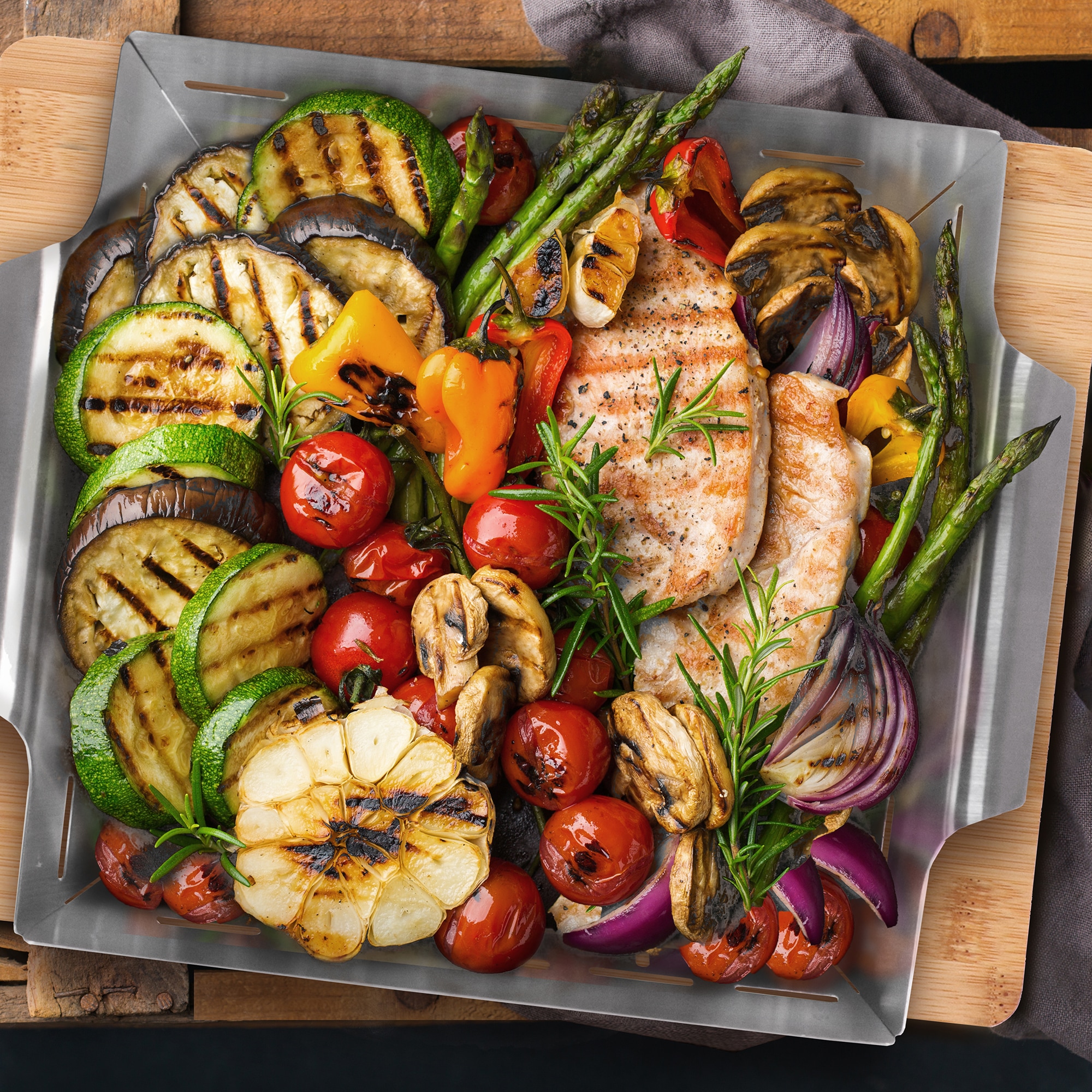 FREYERSBACHER Grillschale, Edelstahl, (Set, 2 St., mit Holzuntersetzer), für alle Grillarten, sowie für den Backofen geeignet