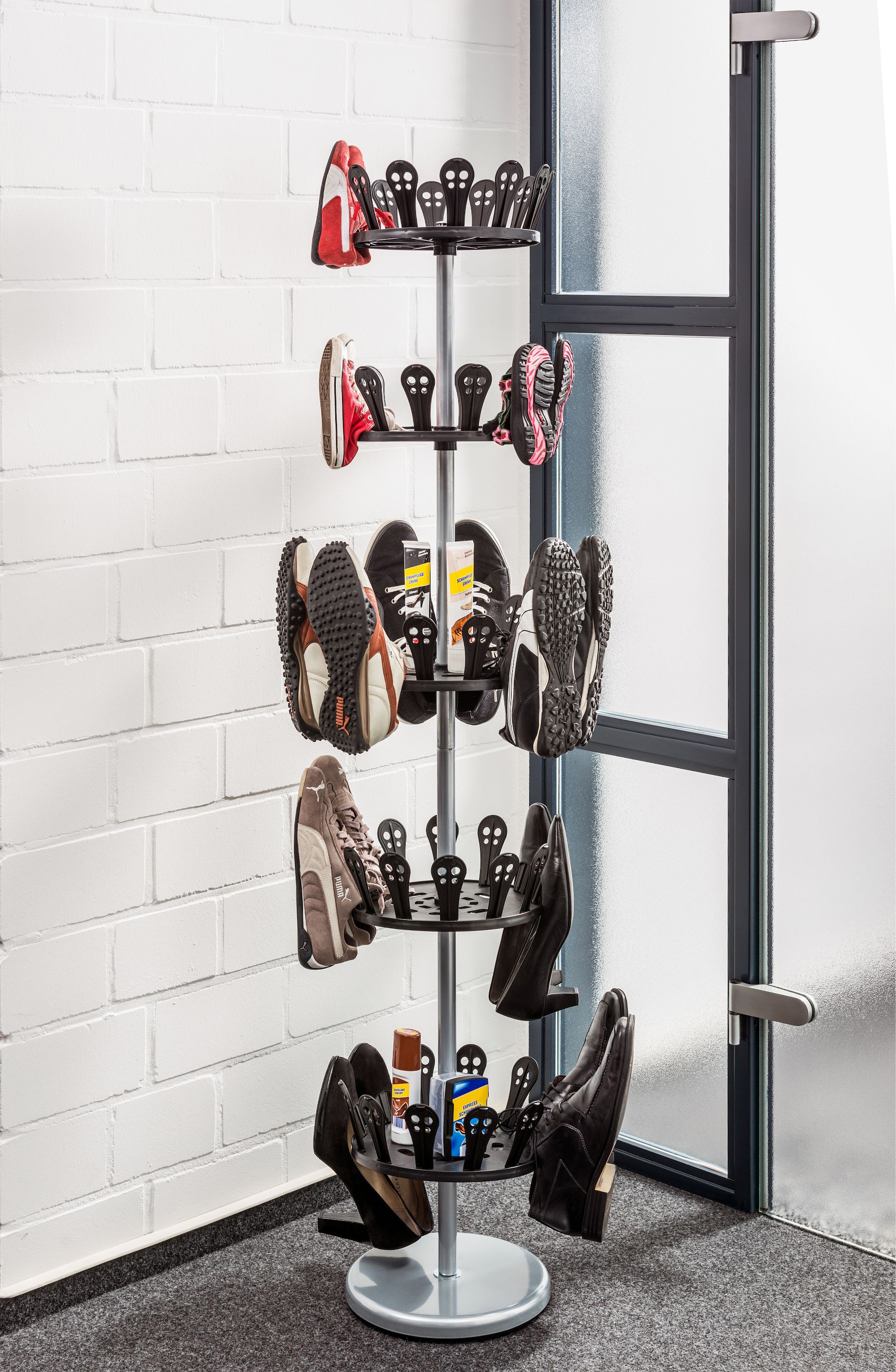 Ein Schuhregal für Sneaker, Stiefel und Co. UNIVERSAL