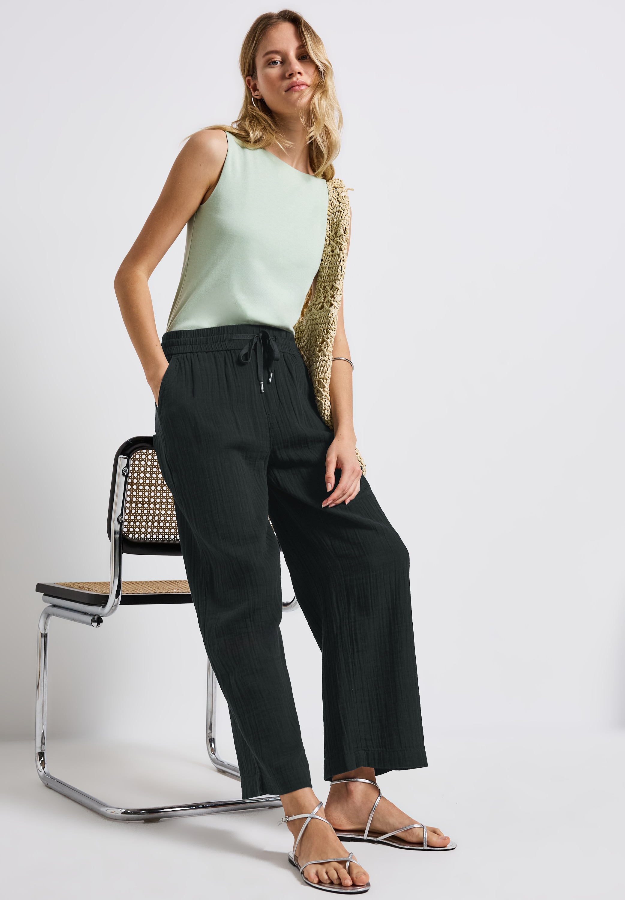 STREET ONE Stoffhose, mit elastischem Bund und Tunnelzug, im Musselin-Look