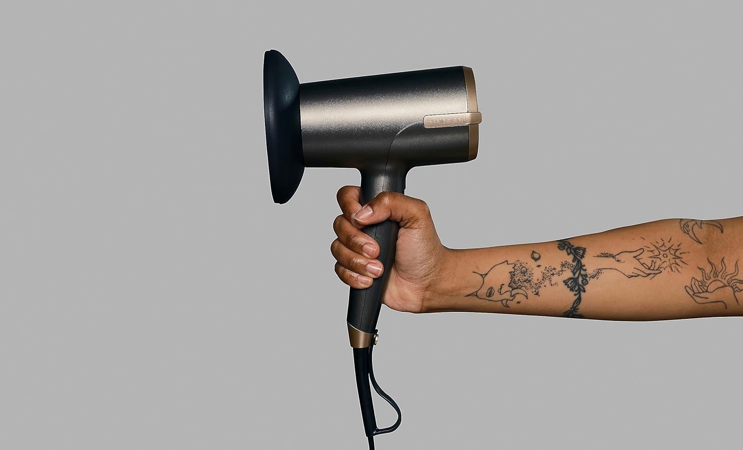 Remington Haartrockner »D6077 ONE Dry & Style Hairdryer«, 2000 W, 4 Aufsätze, 120 km/h Luftstrom, 4 Aufsätze, 8 Heiz-& Geschwindigkeitskombinationen