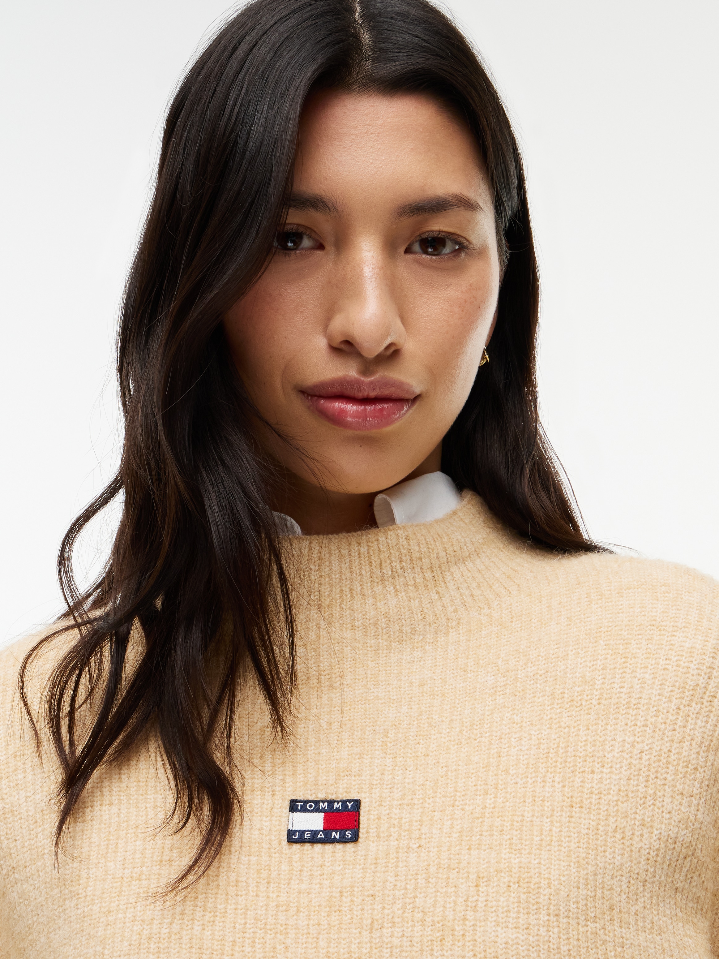 Tommy Jeans Stehkragenpullover »TJW MOCKNECK BADGE SWEATER EXT« Materialmix mit Alpaka