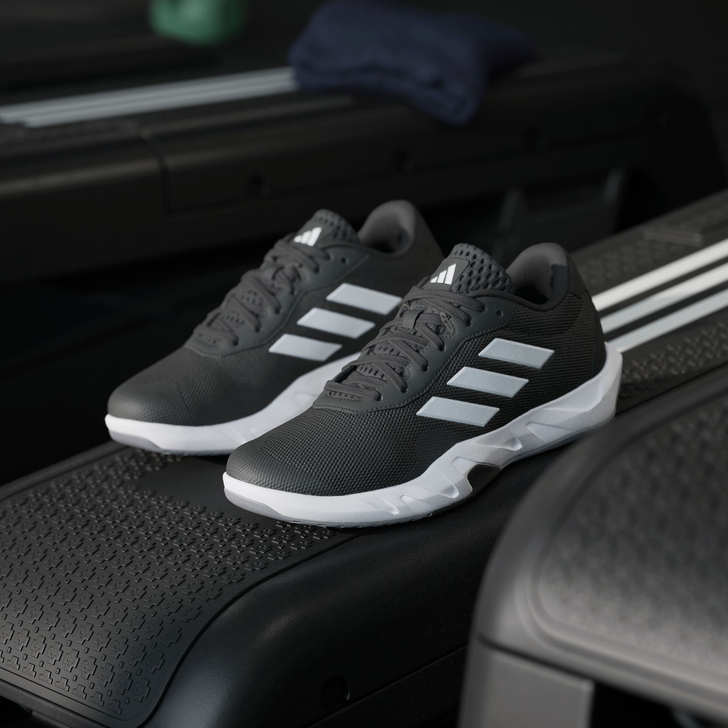 adidas Performance Trainingsschuh »AMPLIMOVE TRAINER«