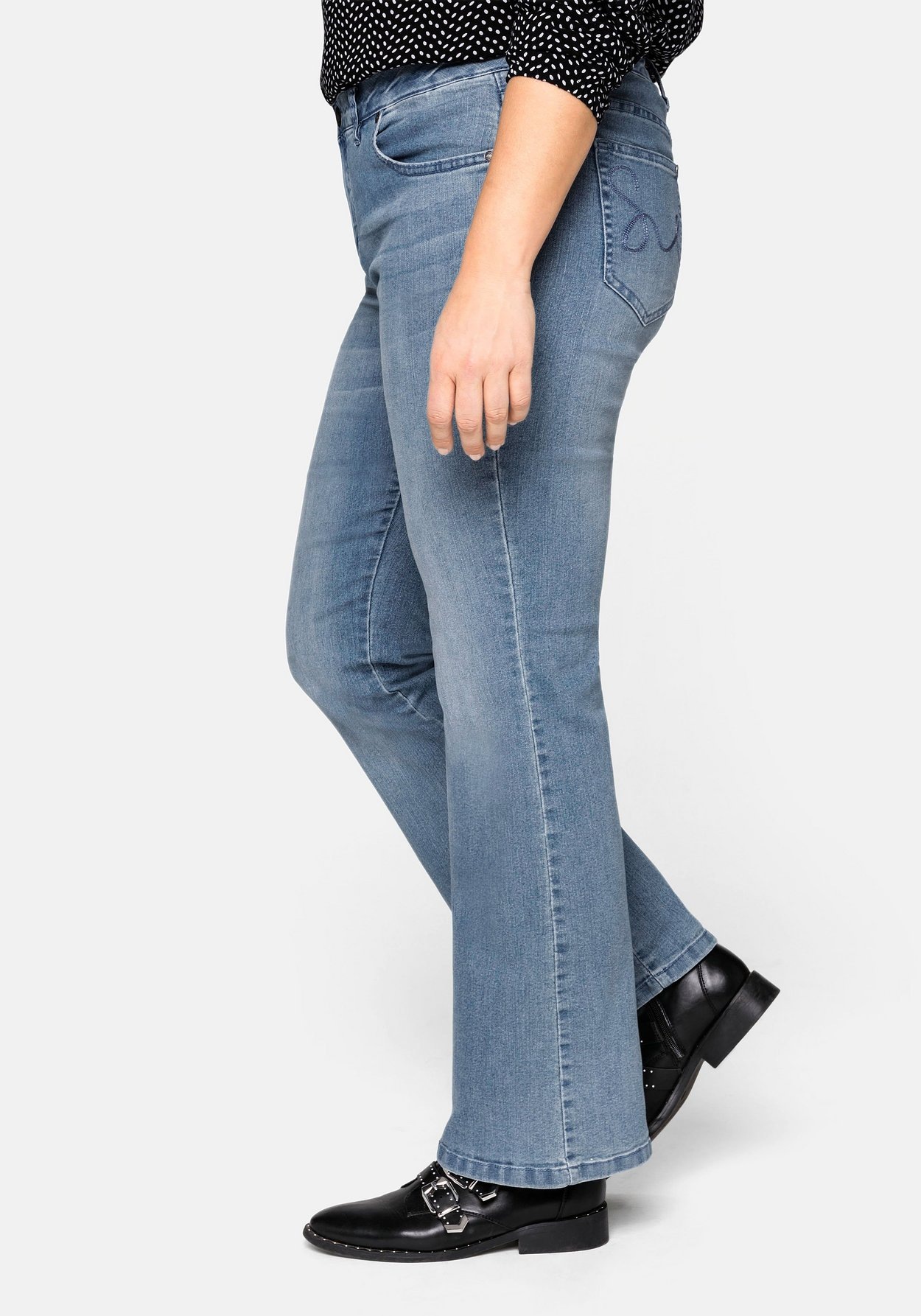 Sheego Bootcut-Jeans »Jeans in 5-Pocket-Form, mit Used-Effekten«