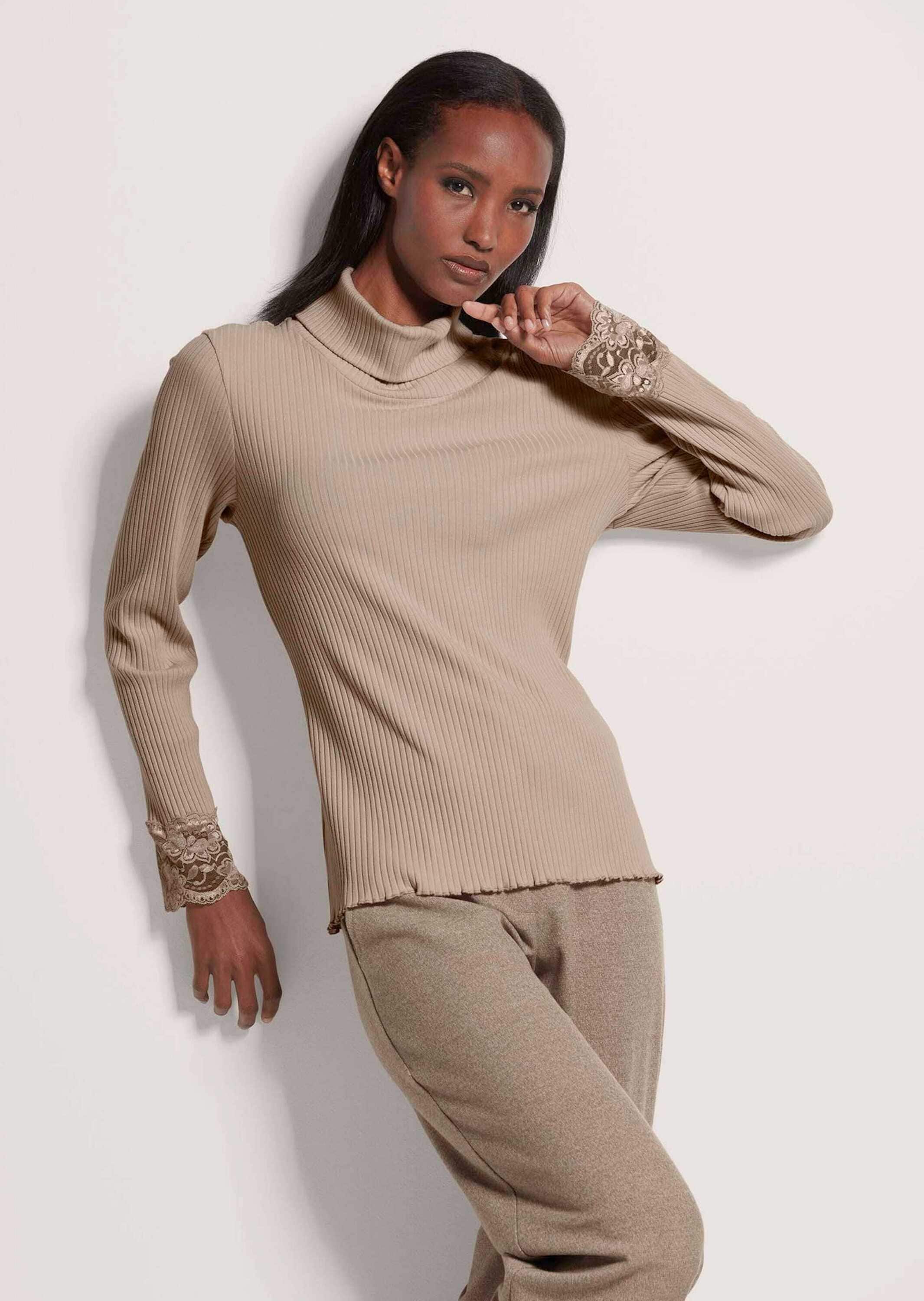 MADELEINE Langarmshirt »Rollkragenshirt Elegantes Basicshirt mit Spitze, Rollkragen«