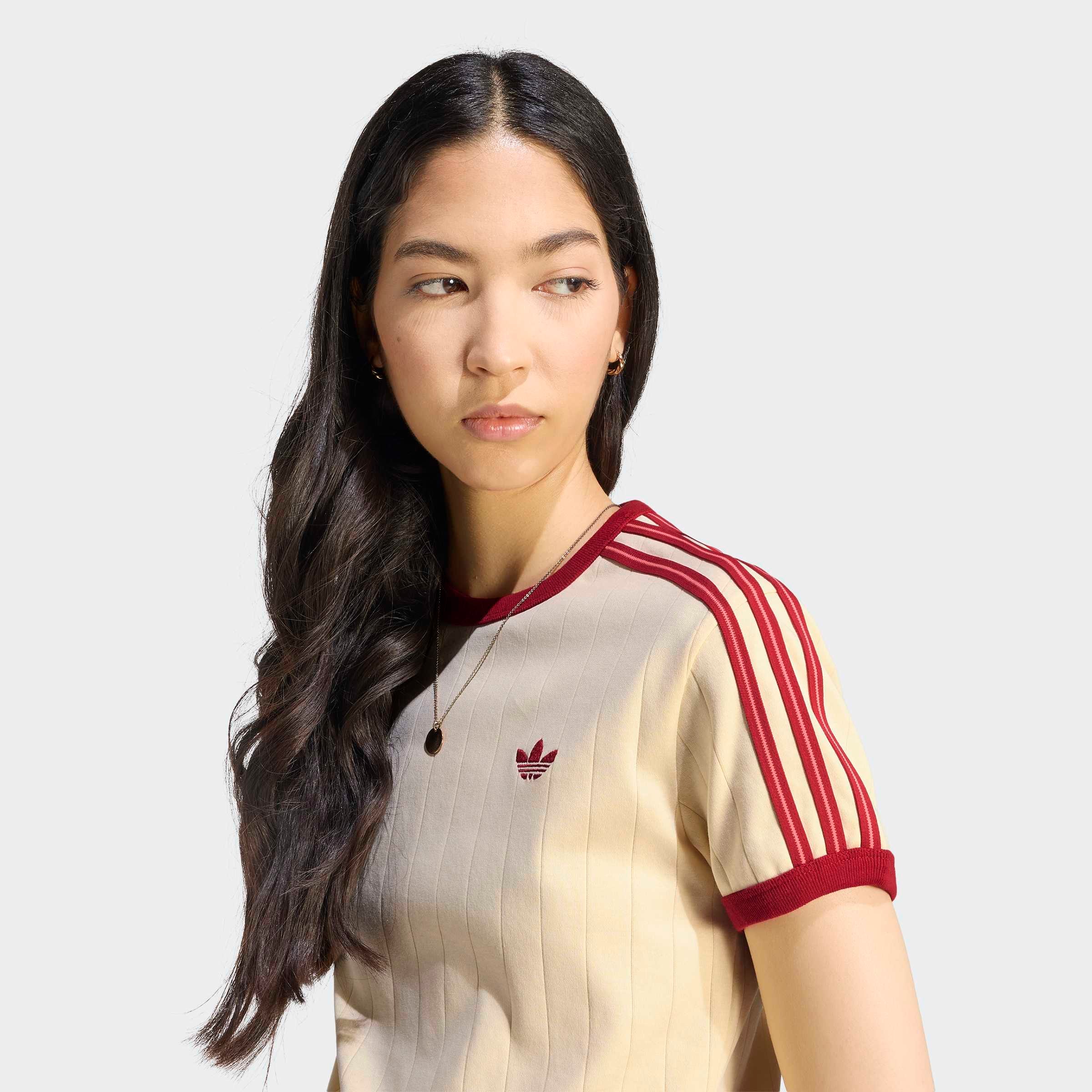 adidas Originals T-Shirt », SCHMAL GESCHNITTEN, NADELSTREIFEN« mit Nadelstreifen-Design, ohne Verschluss, aus Interlock-Material
